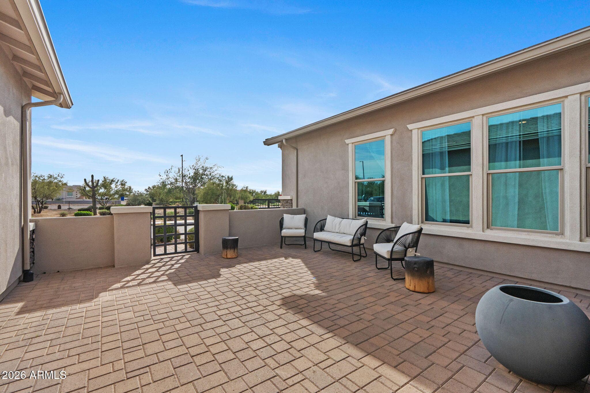 5530 E Oyer Ln — photo 2
