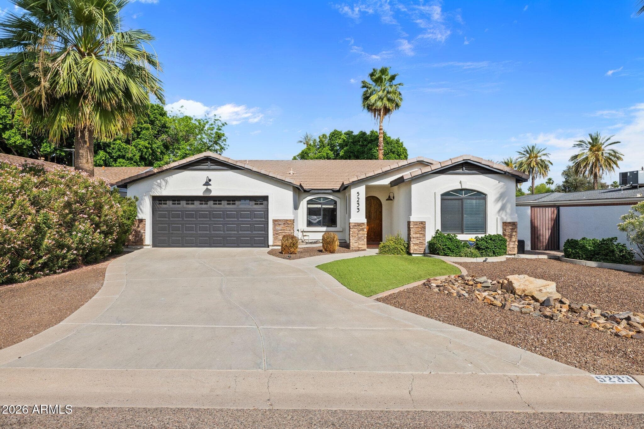 5233 N 15th St — photo 1