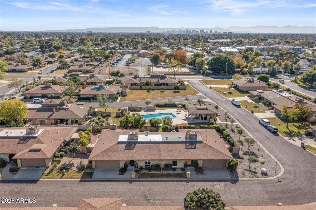 1019 E WAGON WHEEL DR - Photo 1