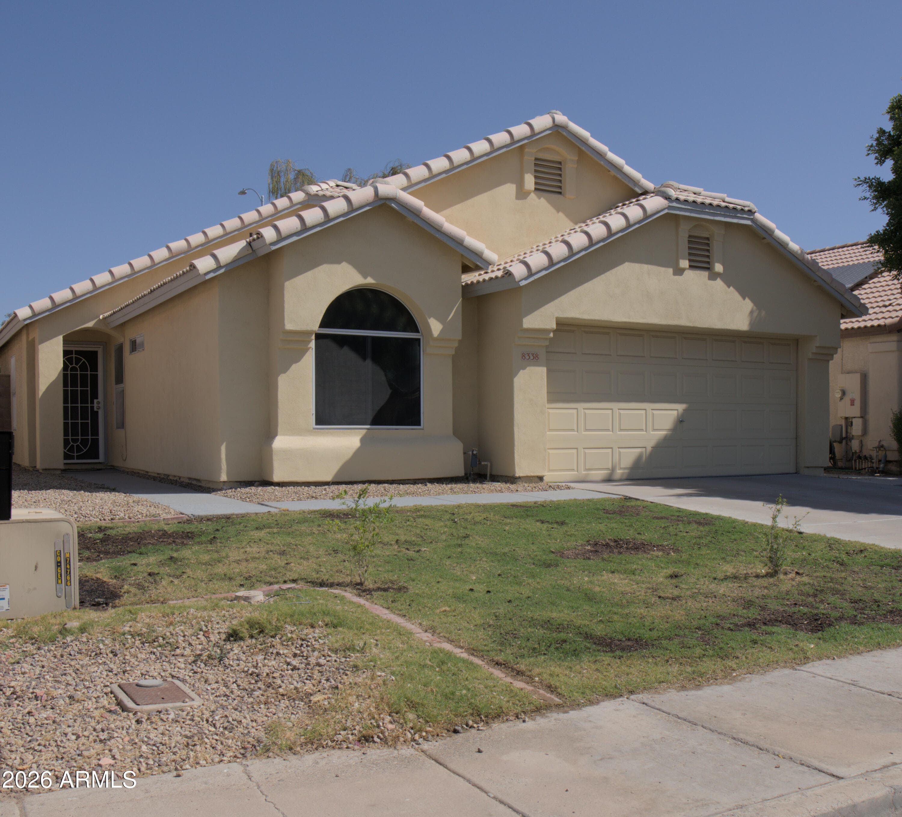 8338 W Audrey Ln — photo 2