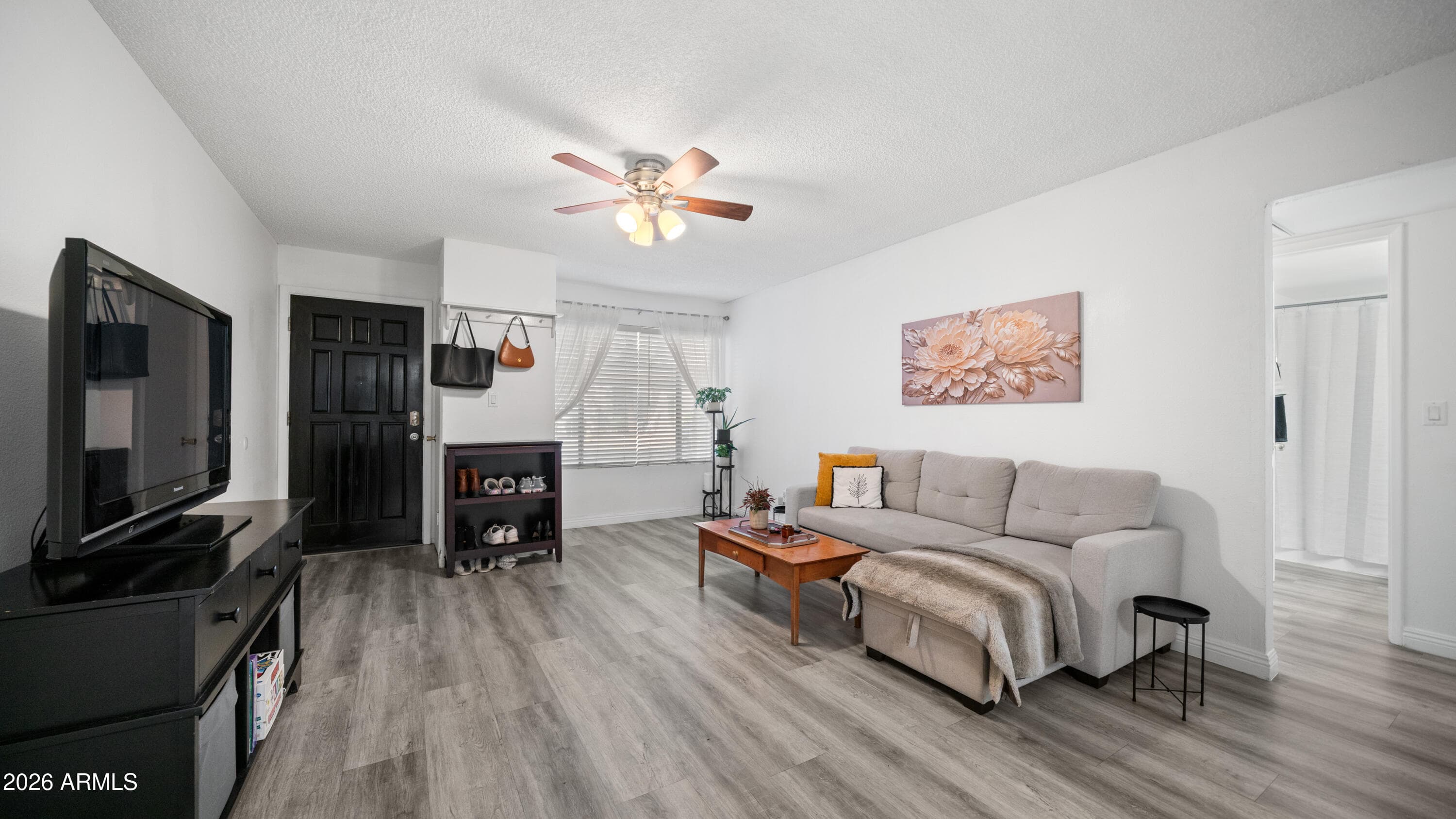 1927 E Hampton Ave 115 — photo 1