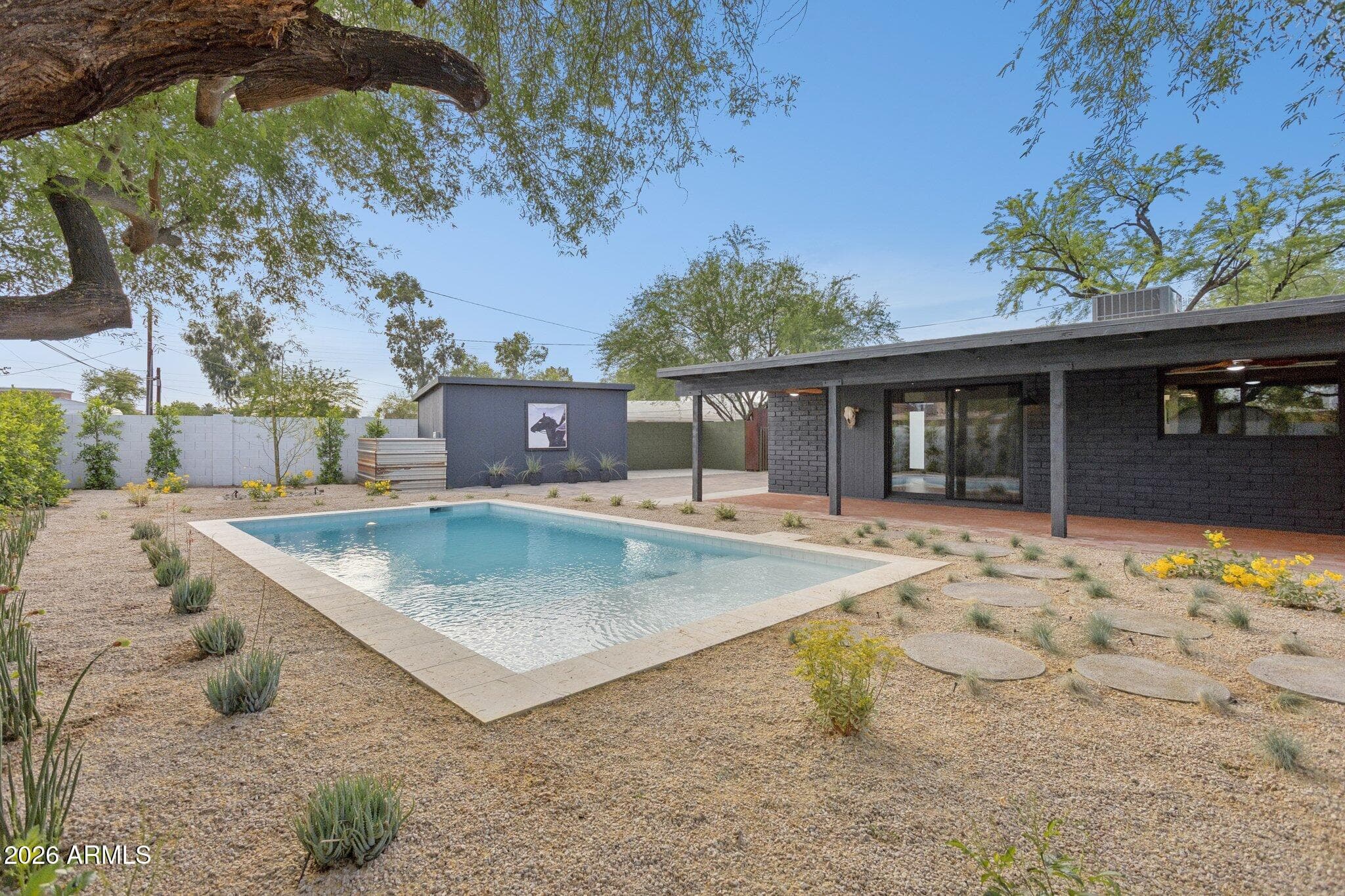 8015 E Coronado Rd — photo 1