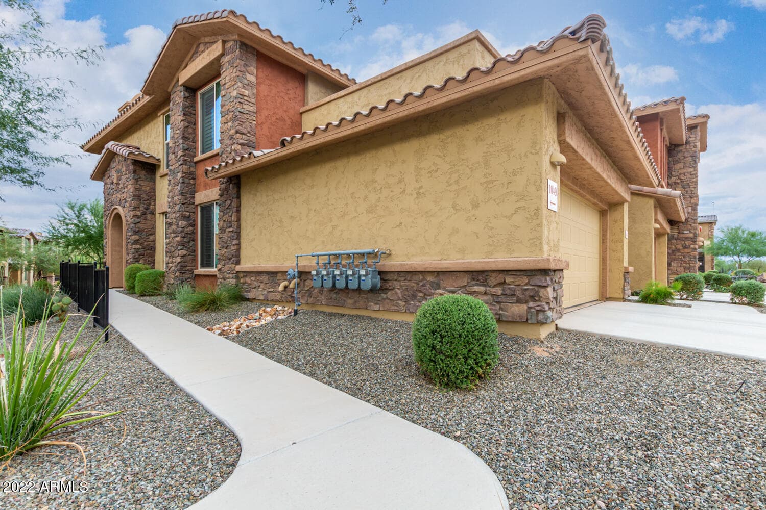 2425 W Bronco Butte Trail 1049 — photo 2