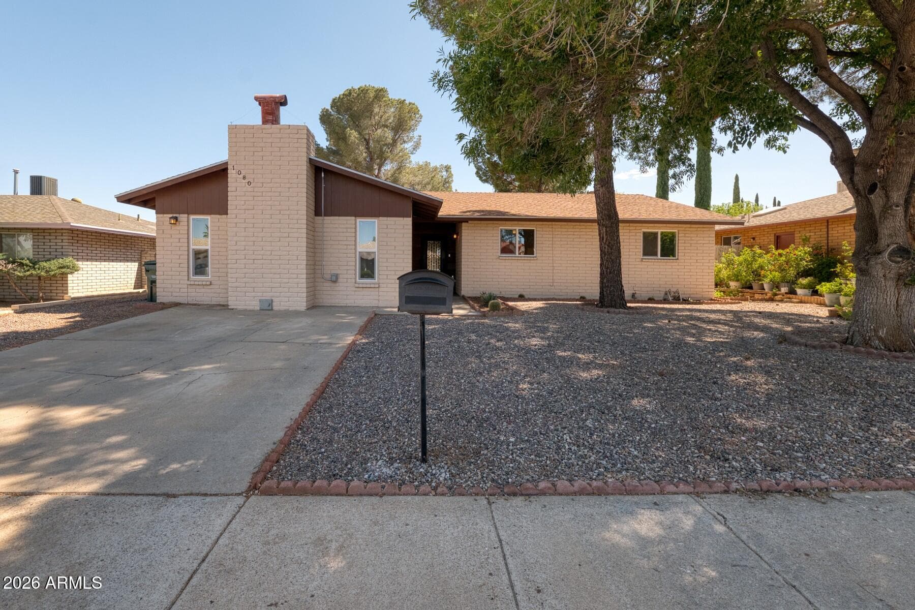 1080 N Catalina Dr — photo 1