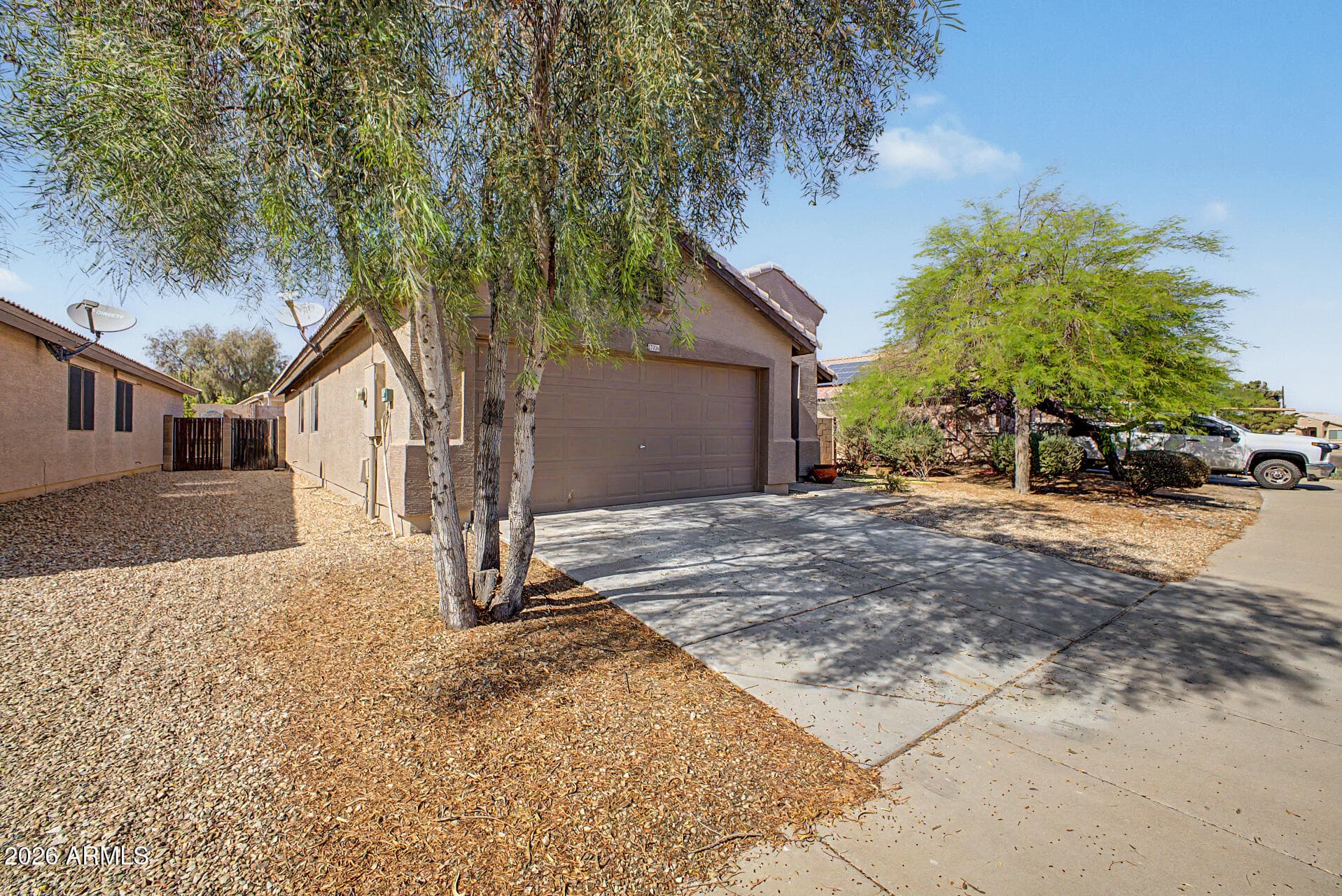 17236 W Durango St — photo 2