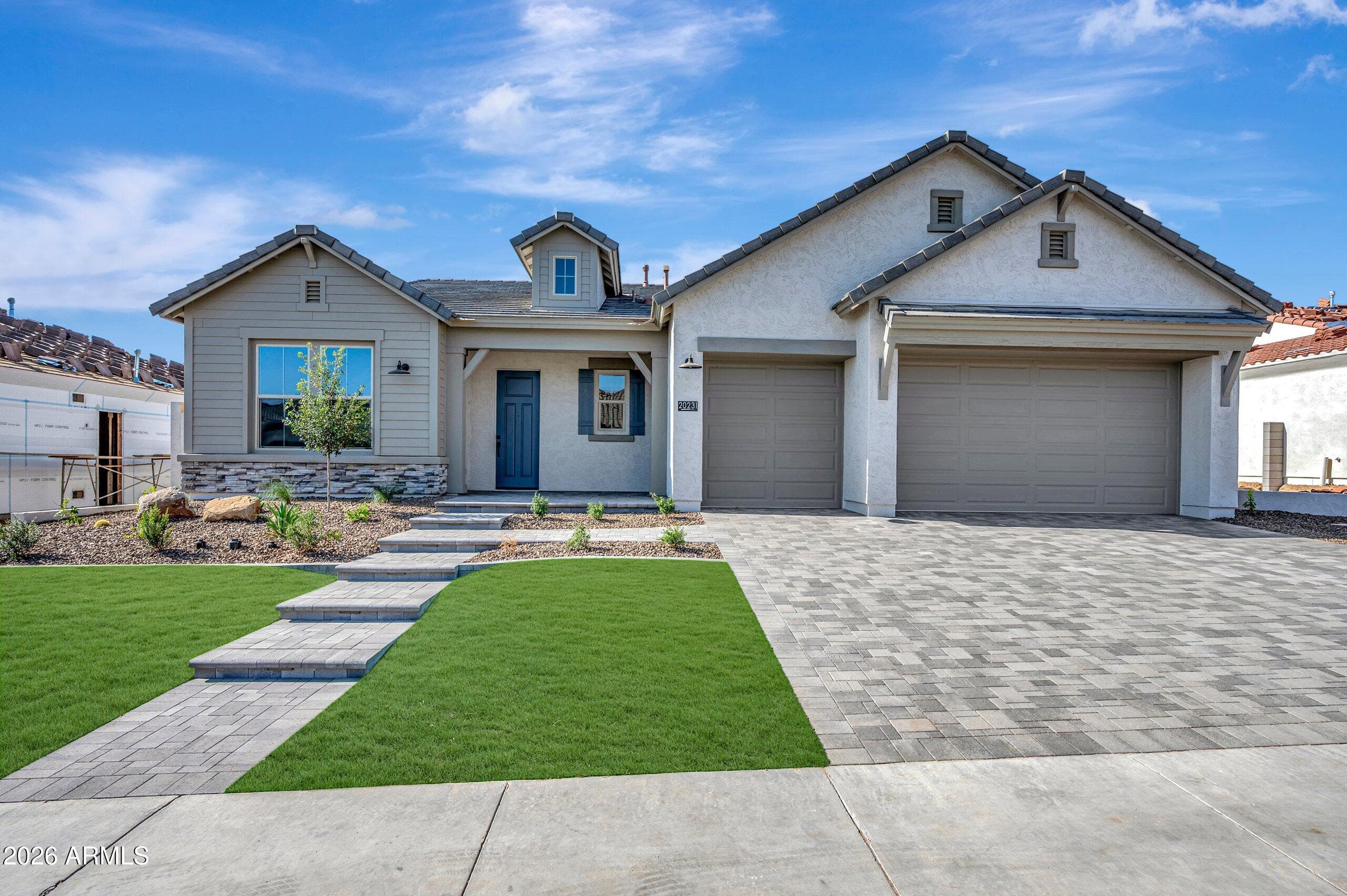 20231 W Luke Ave — photo 1