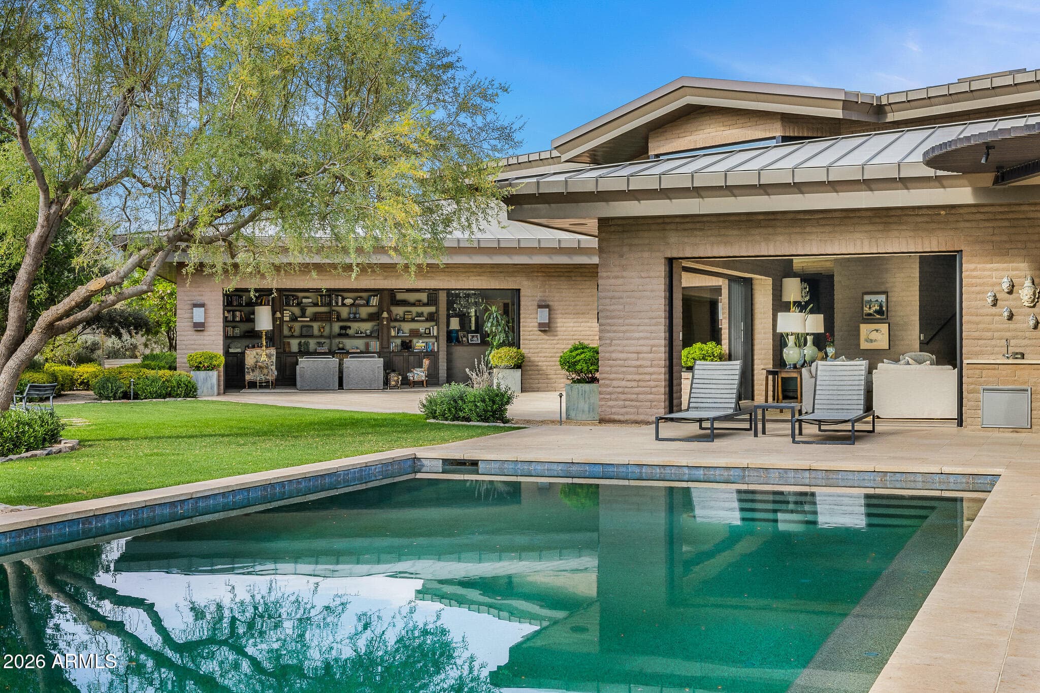 5721 N Casa Blanca Dr — photo 1