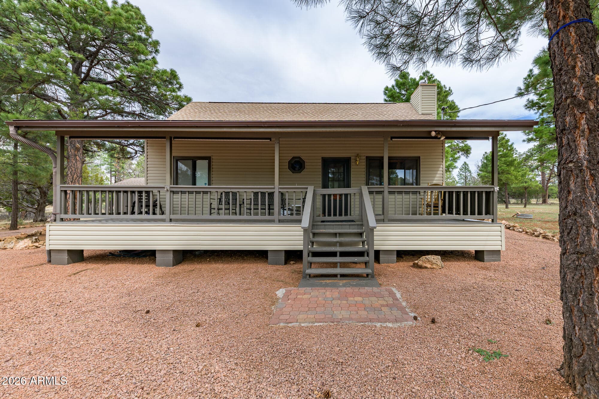 2751 ROUNDUP LN - Photo 5