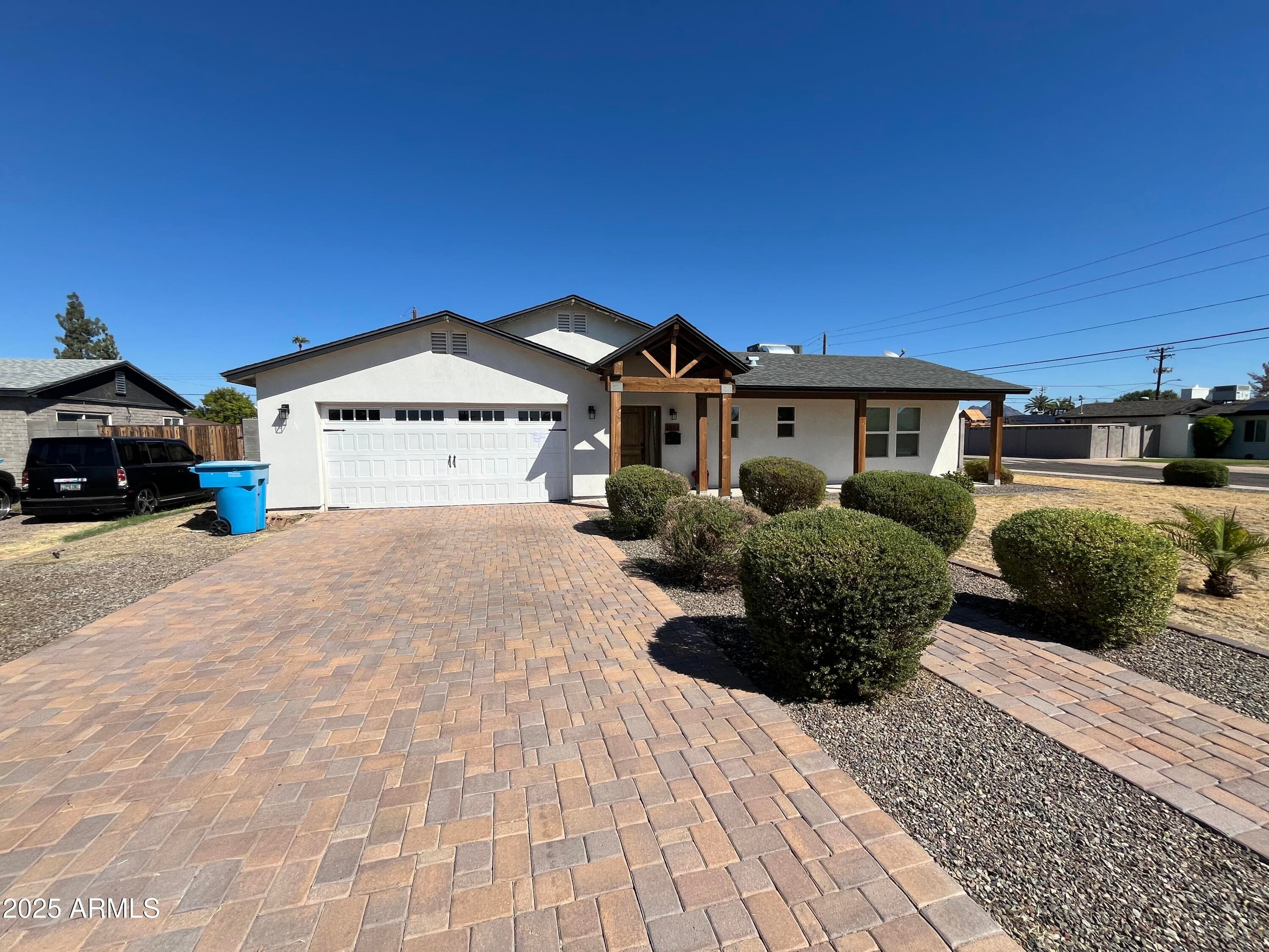 1802 W Indianola Ave — photo 2