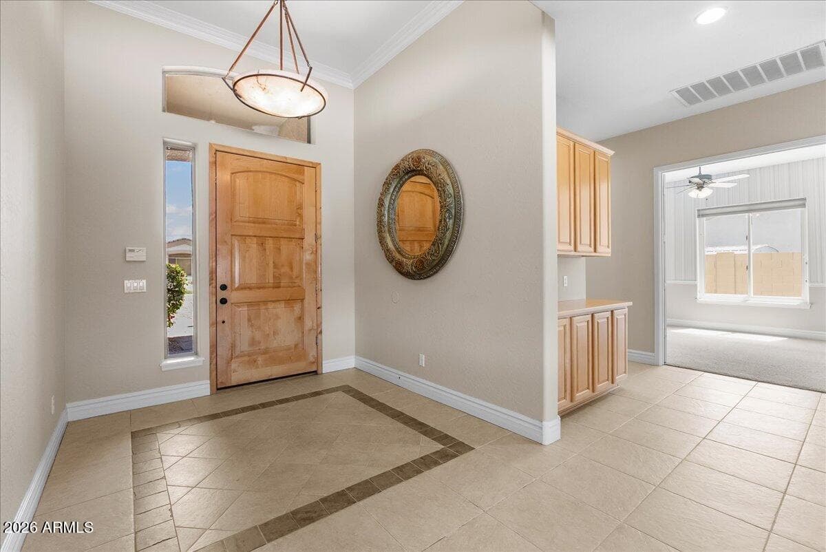 17657 W Willow Dr — photo 2
