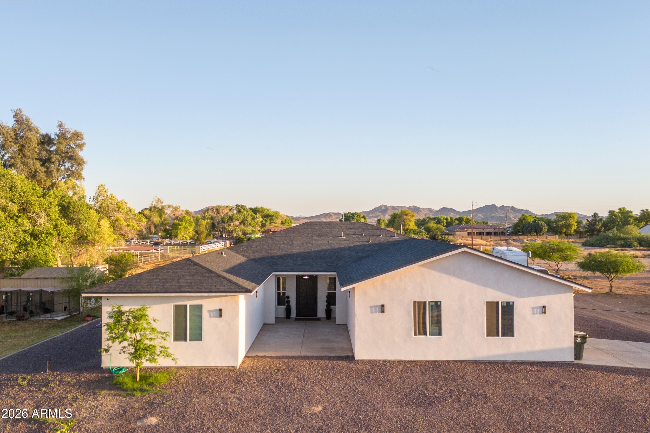 22531 W Harwell Rd — photo 1