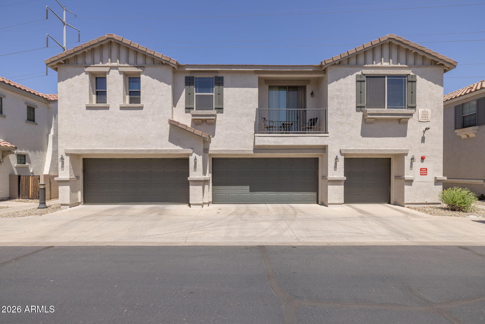 3064 E Dunbar Dr — photo 1
