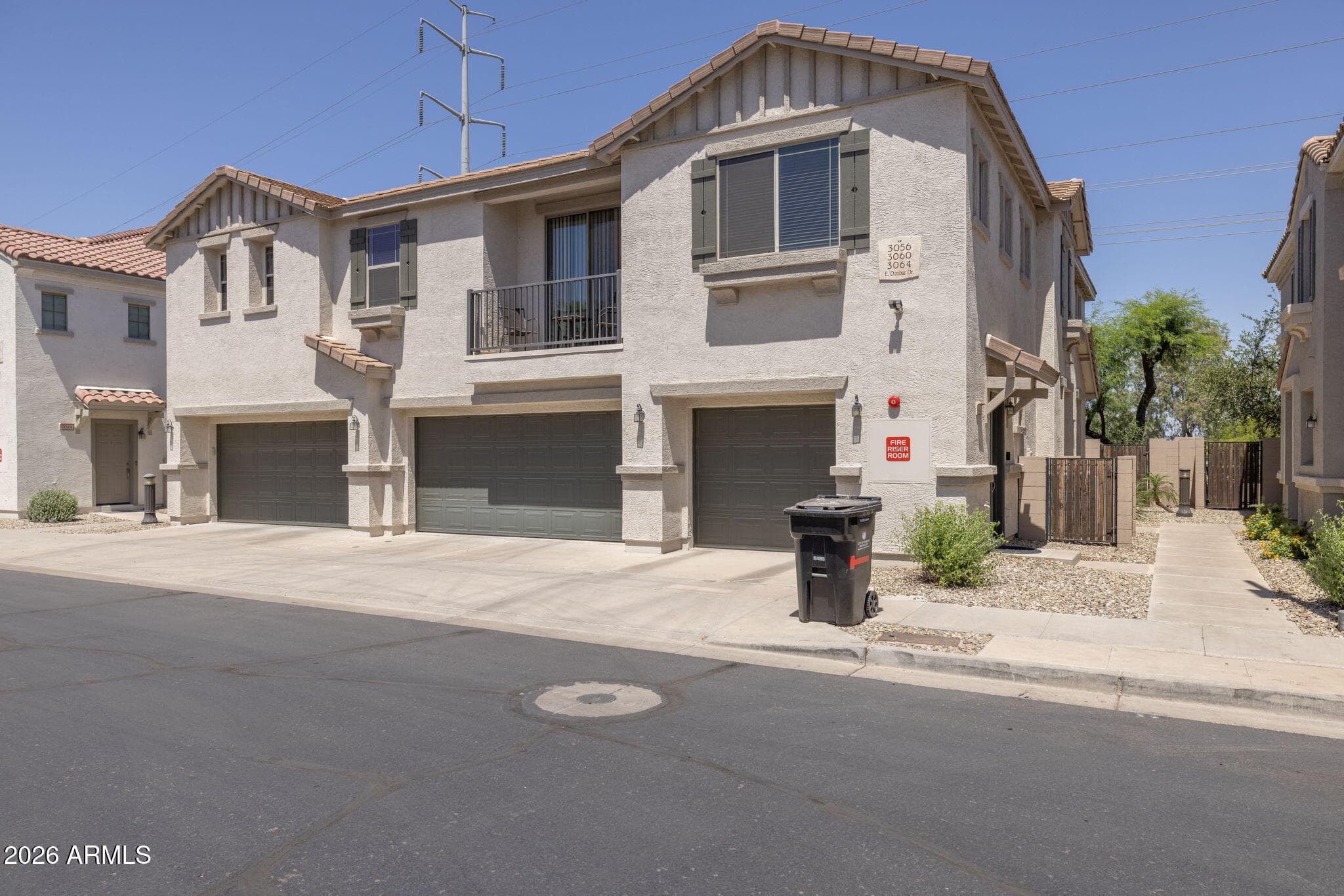 3064 E Dunbar Dr — photo 2