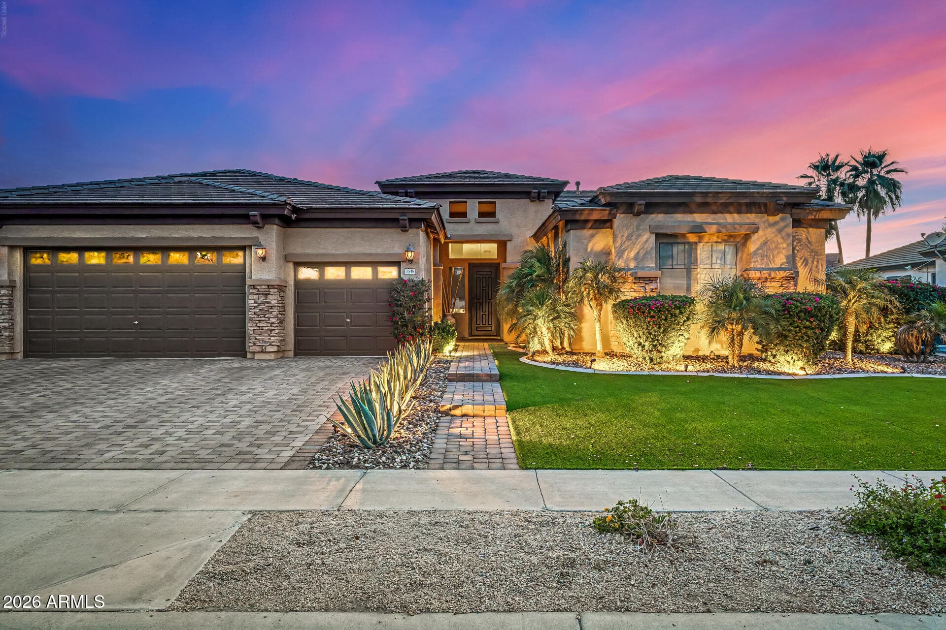 7598 N 85th Dr — photo 1