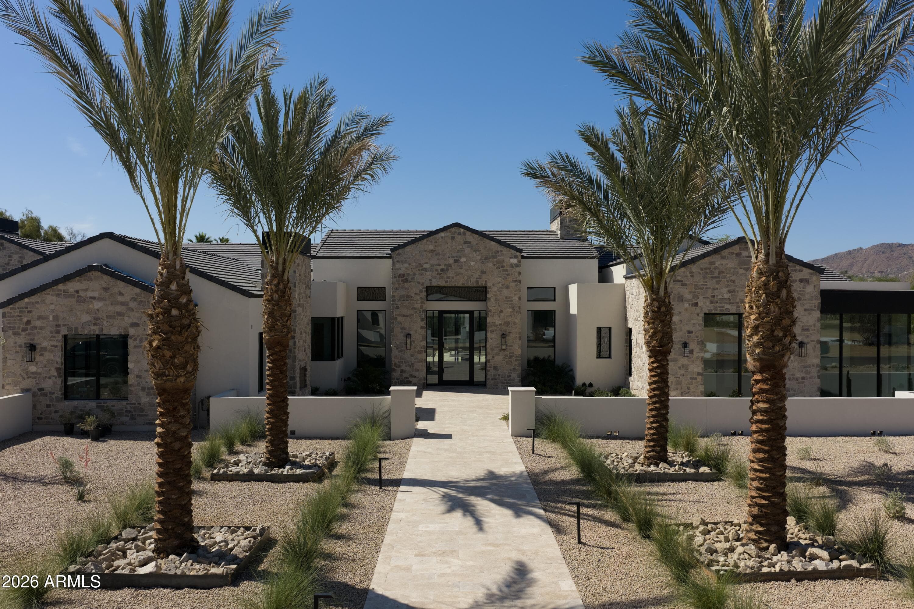 7301 N Mockingbird Ln — photo 1
