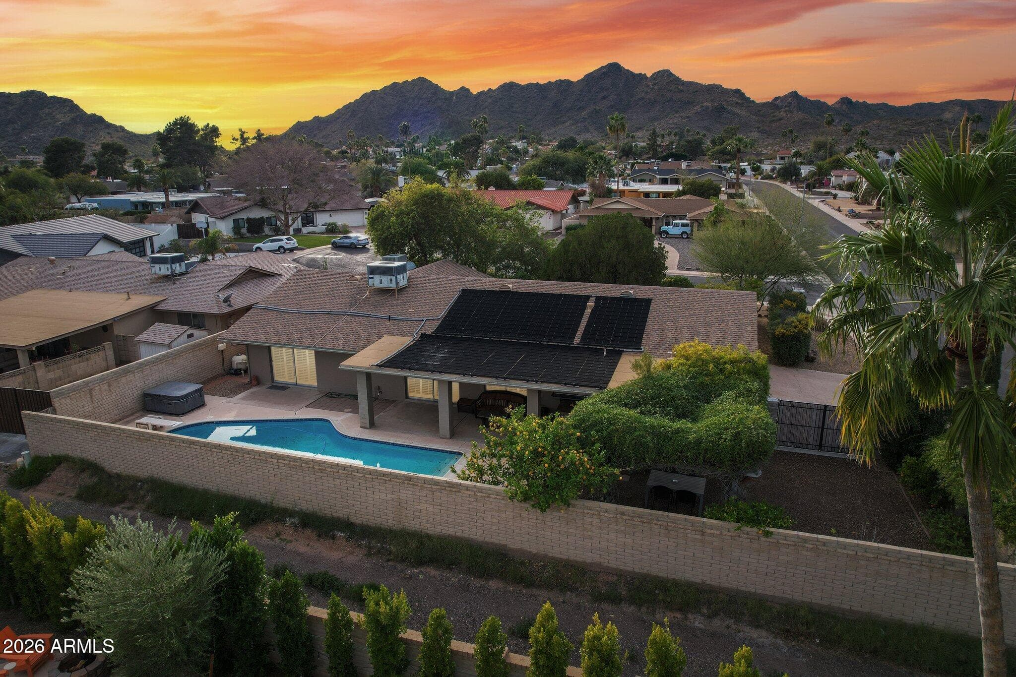 10049 N 25th Pl — photo 2