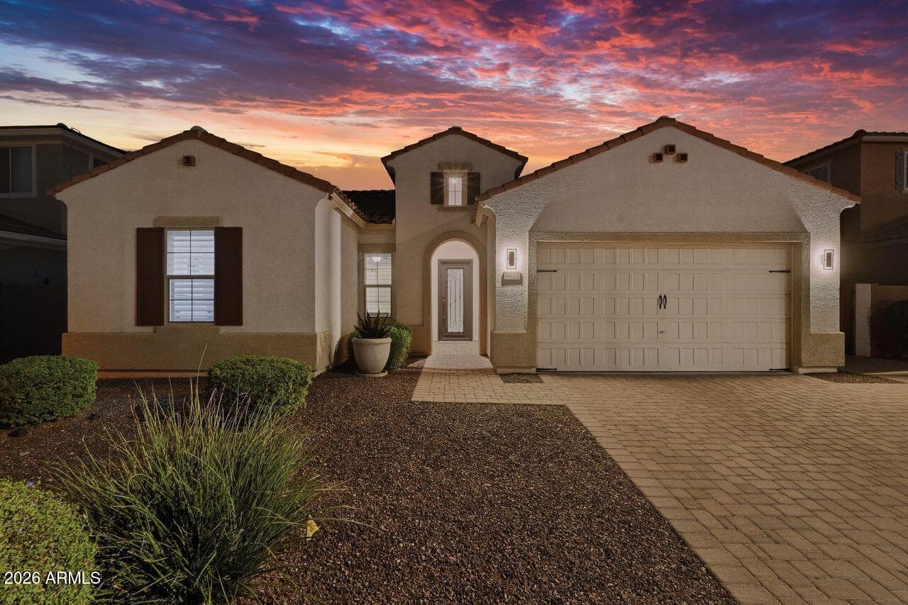 7421 W Remuda Dr — photo 1