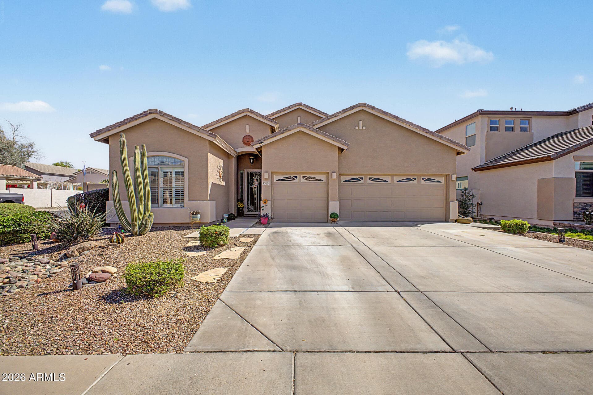 43579 W CYDNEE DR - Photo 1