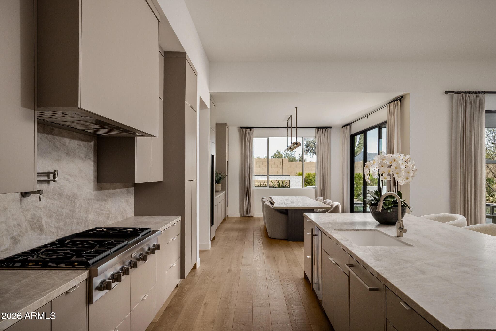 5618 E Lowden Rd — photo 2