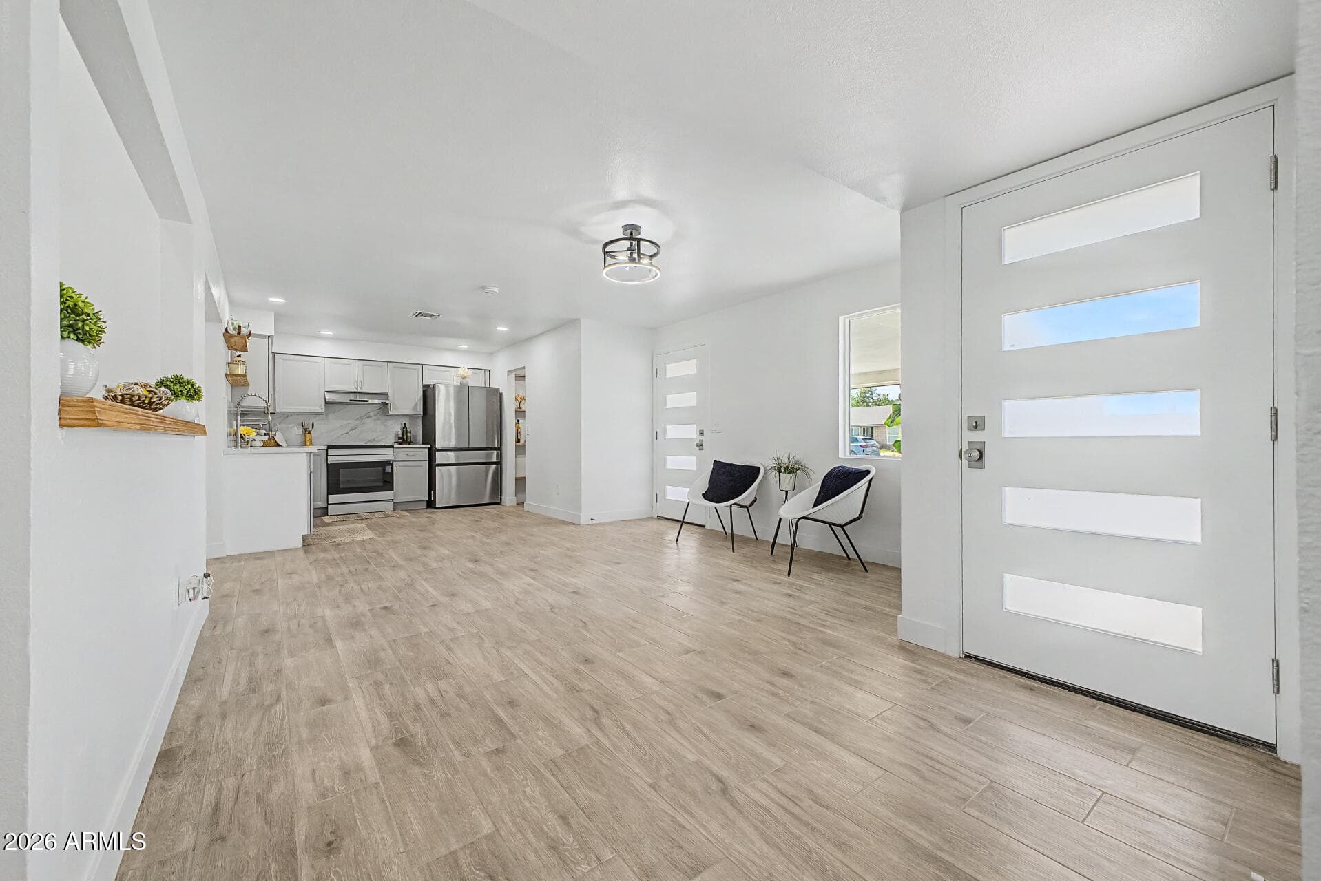 5626 W Carol Ave — photo 2