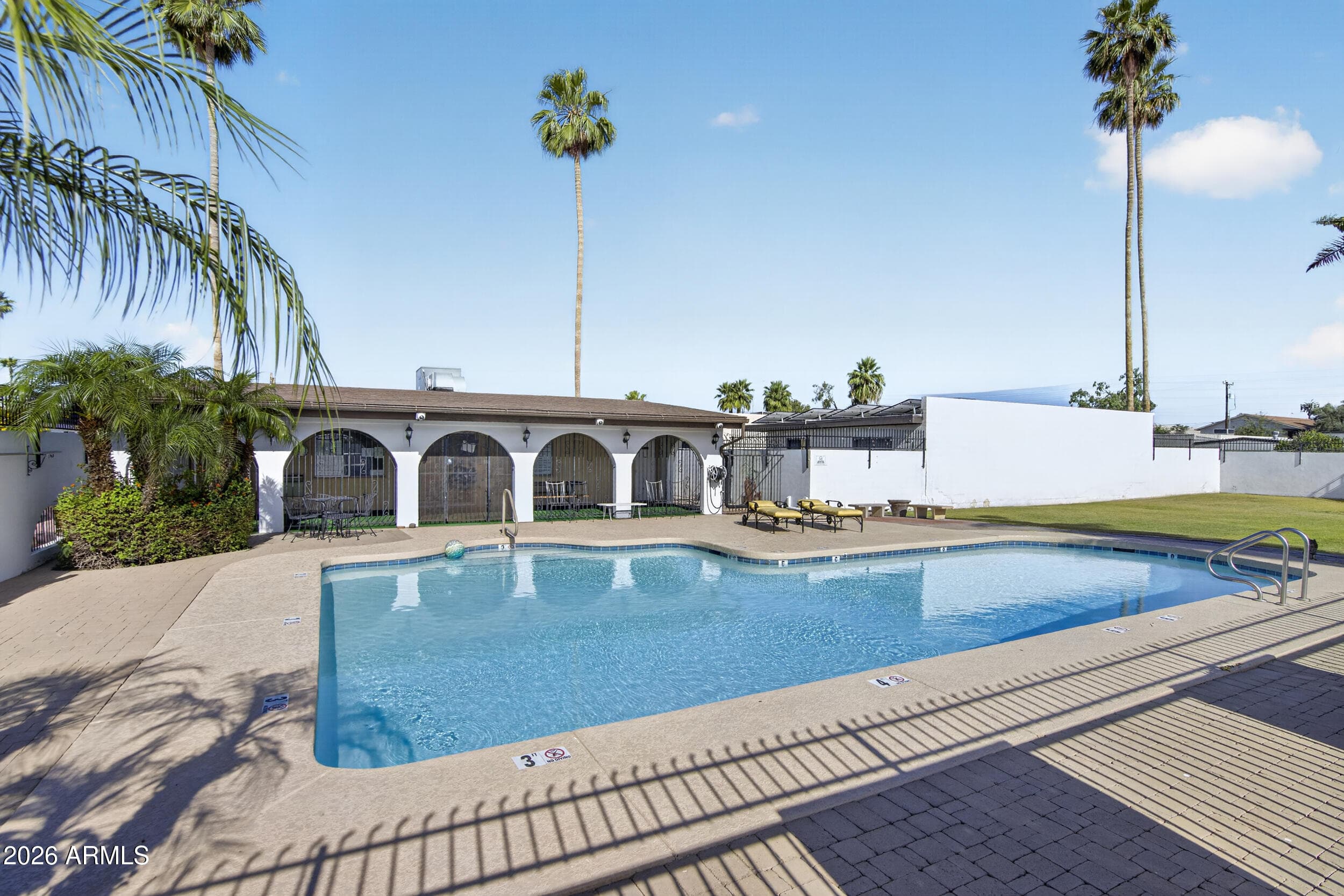 508 W Malibu Dr — photo 1