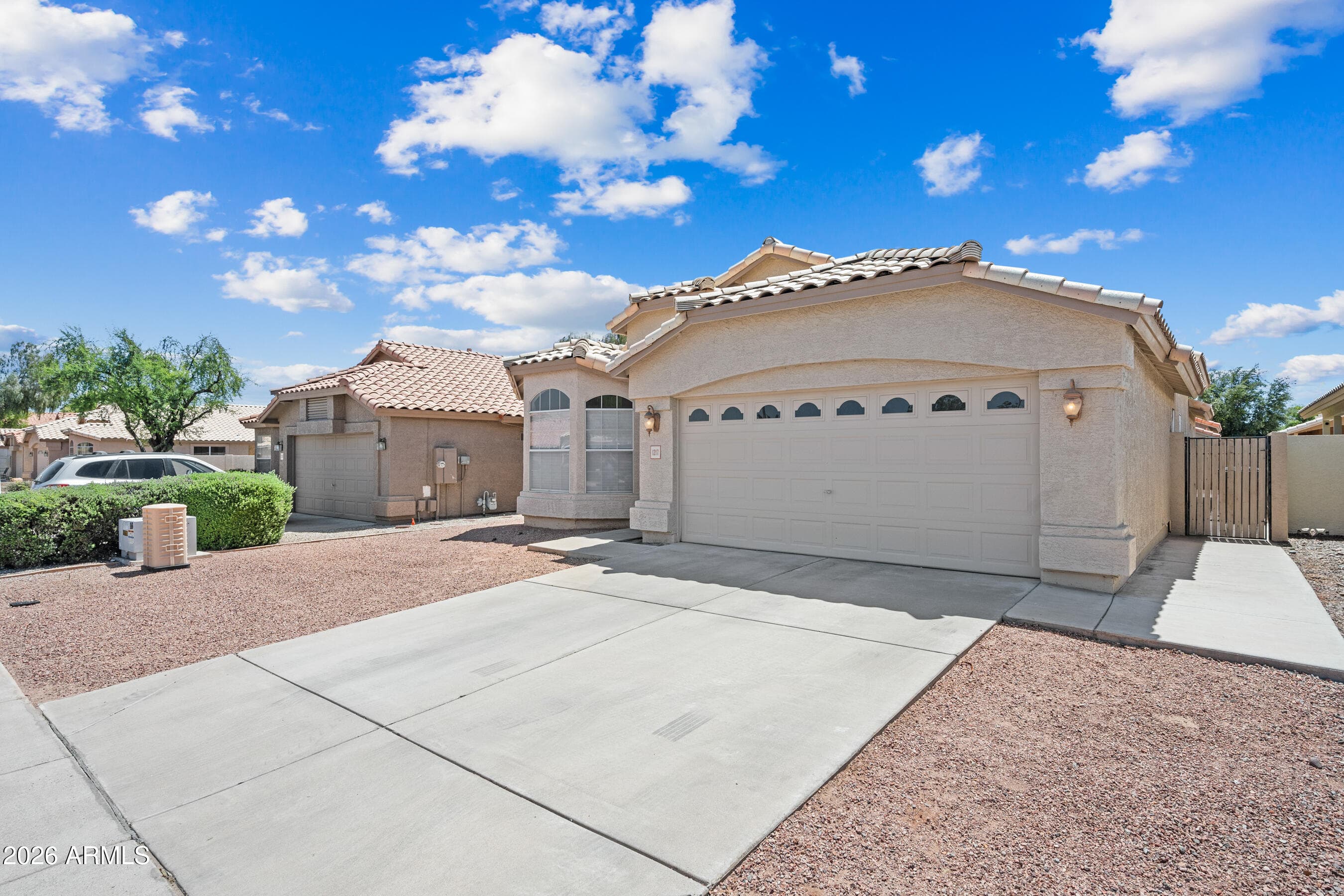 1217 W Myrna Ln — photo 1