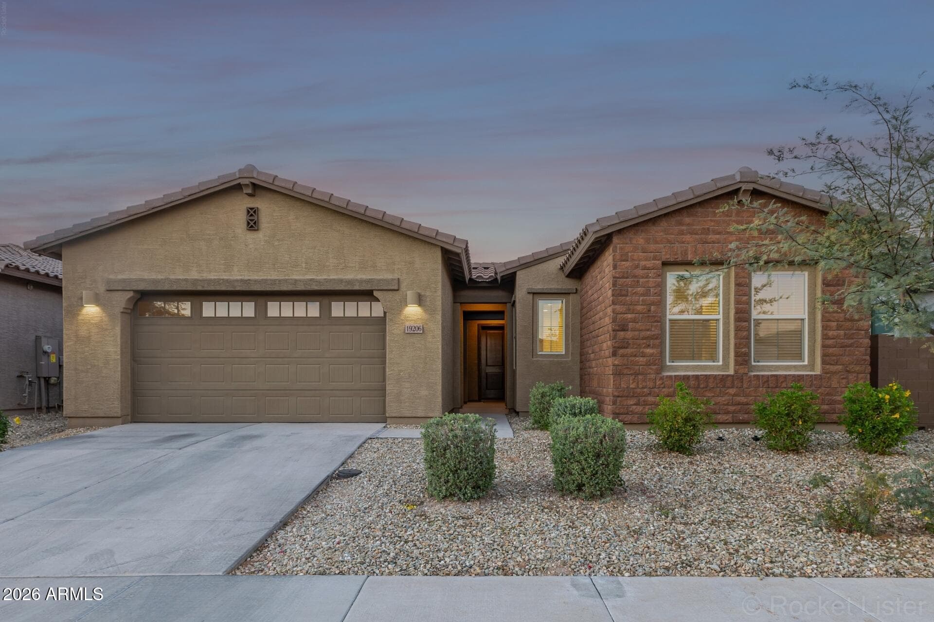 19206 W Wolf St — photo 1