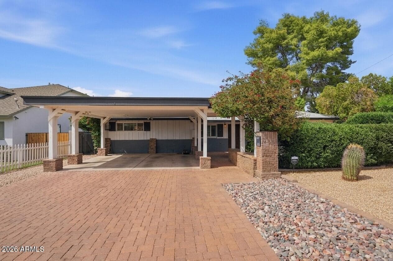 5328 E Verde Ln — photo 2