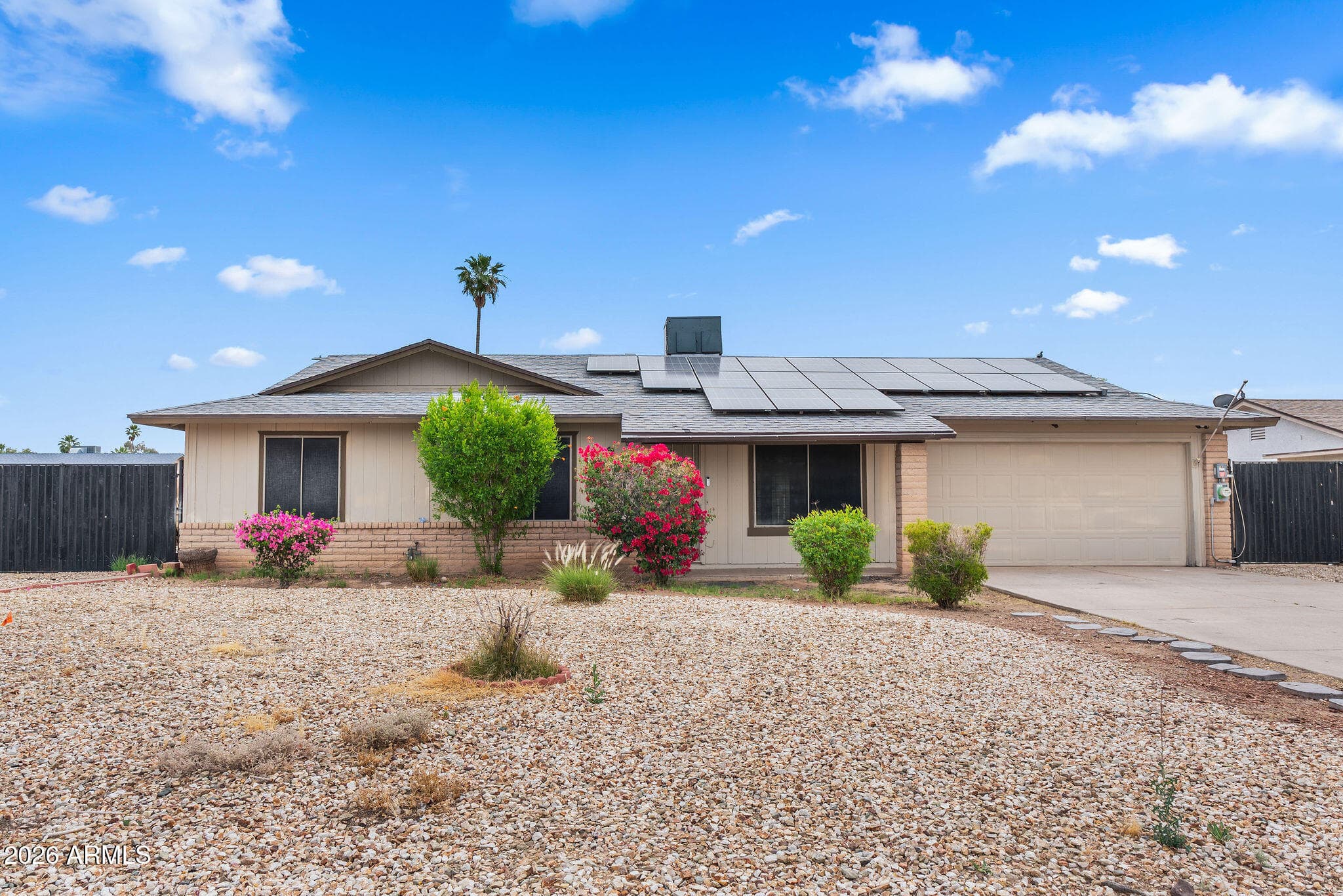 10049 N 47th Ave — photo 1