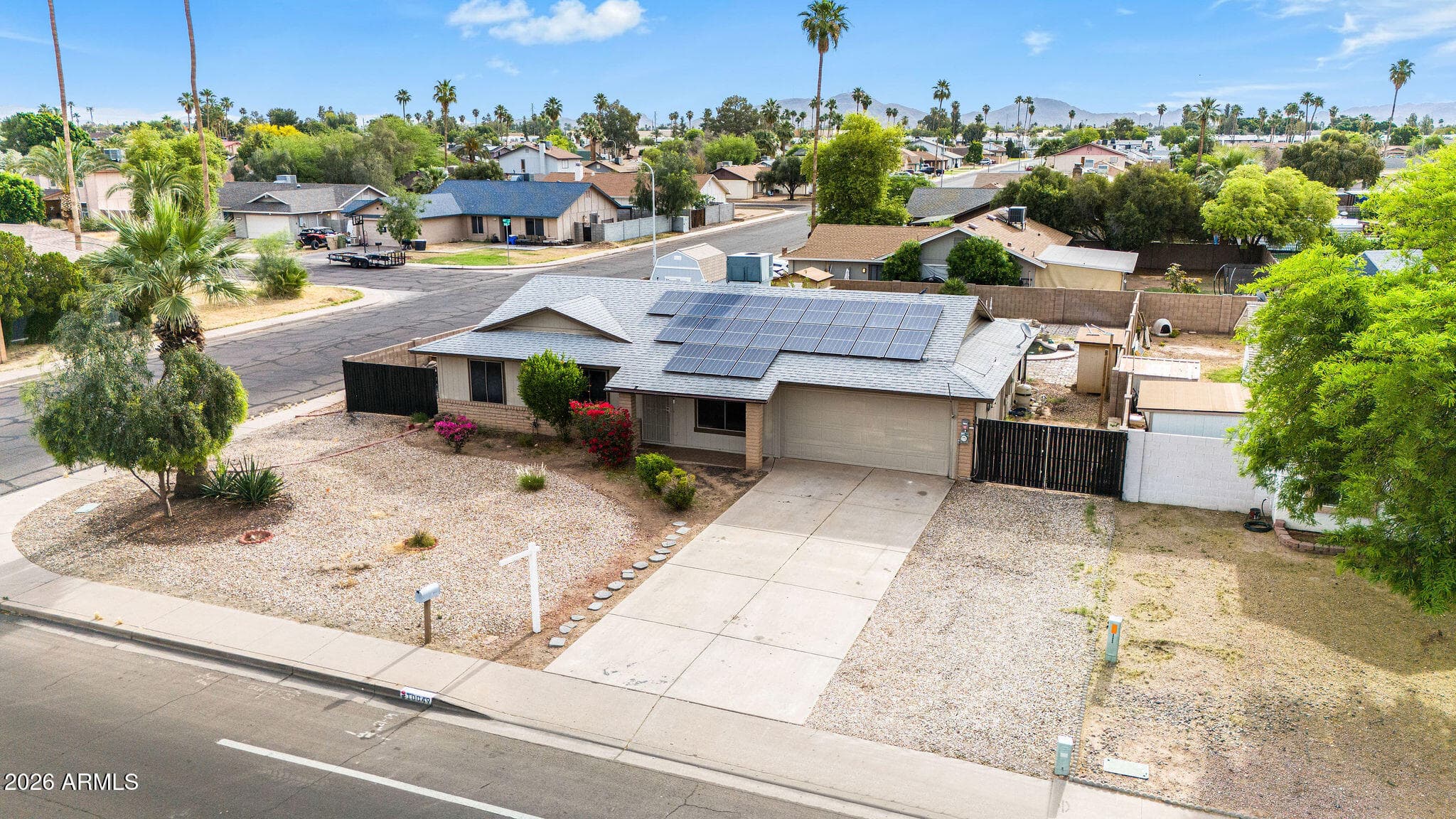 10049 N 47th Ave — photo 2