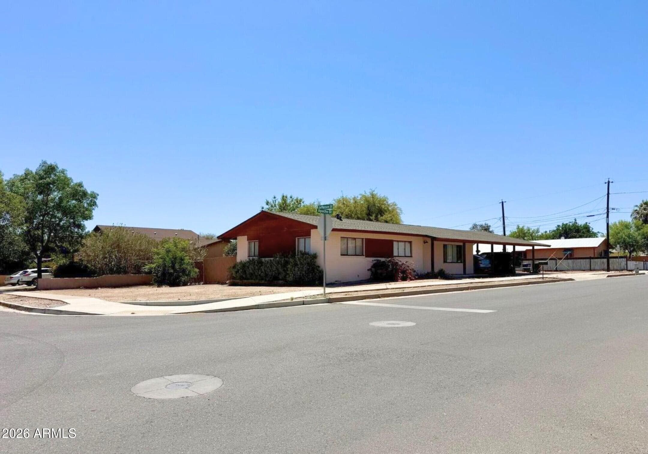 111 W APACHE ST - Photo 3