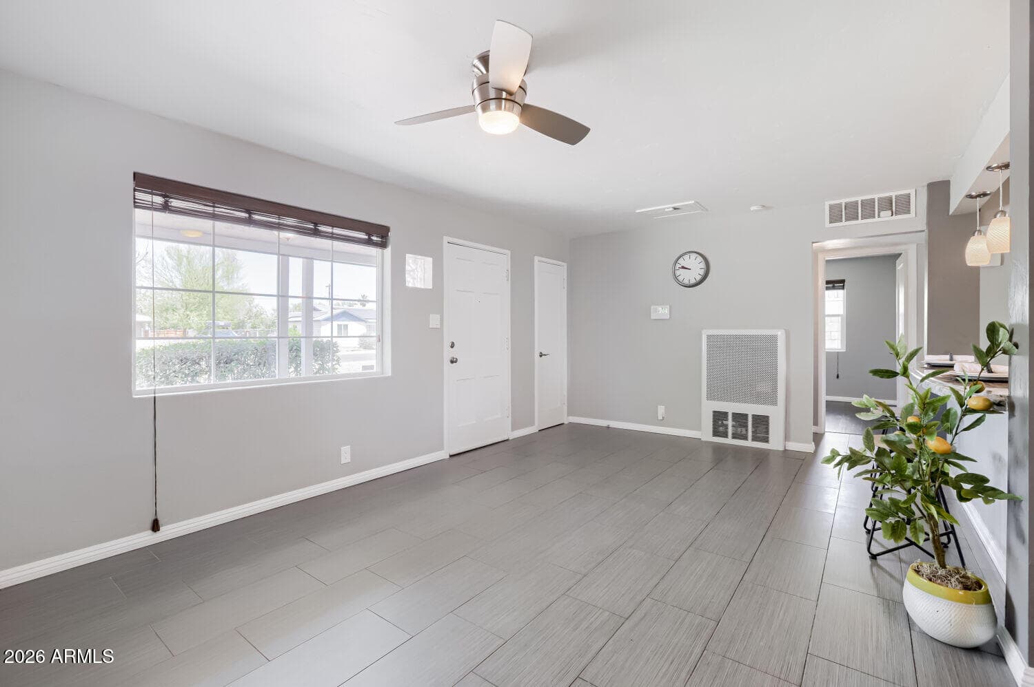 1809 W Heatherbrae Dr — photo 2
