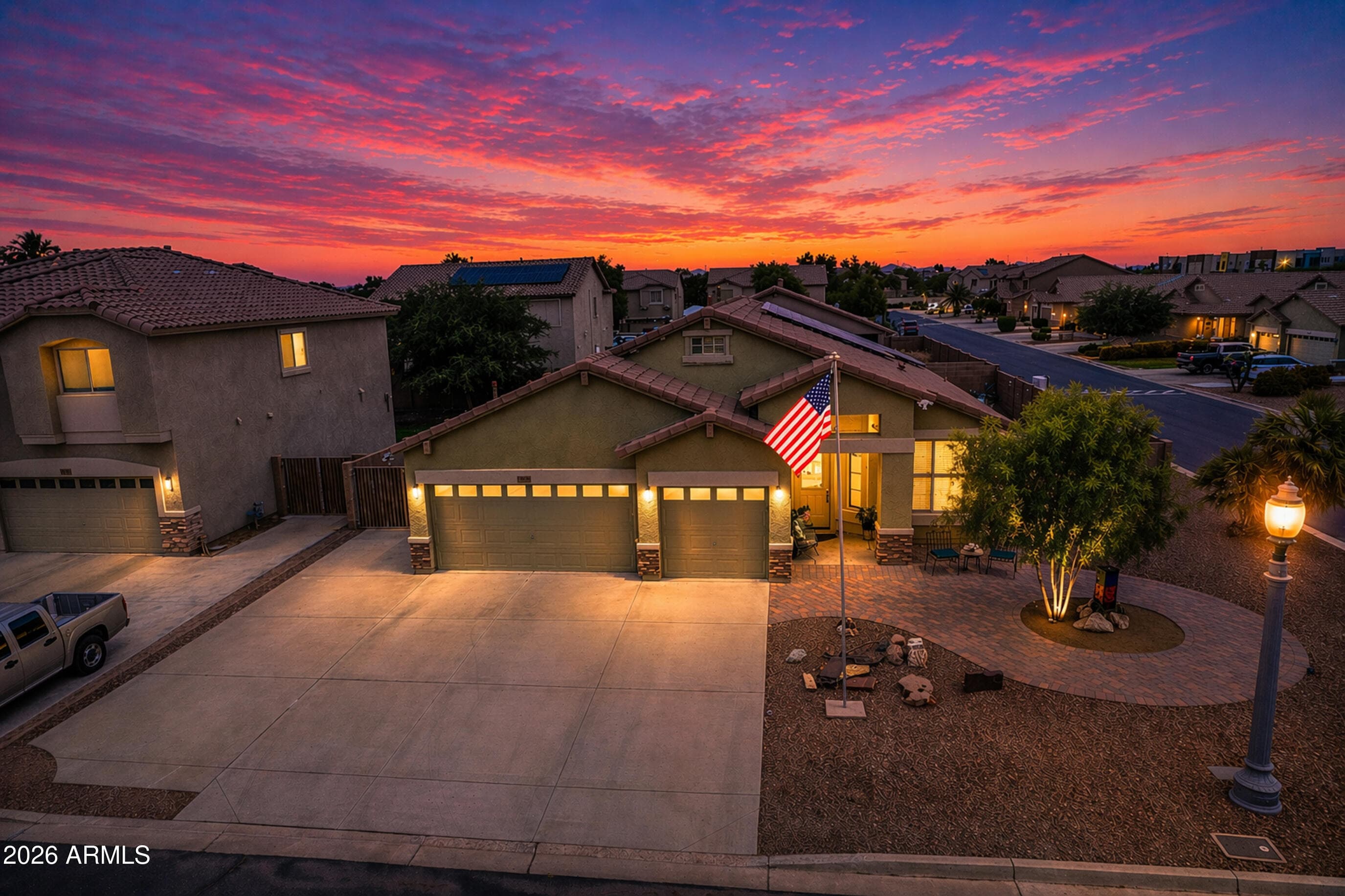 9519 N 84th Ave — photo 2