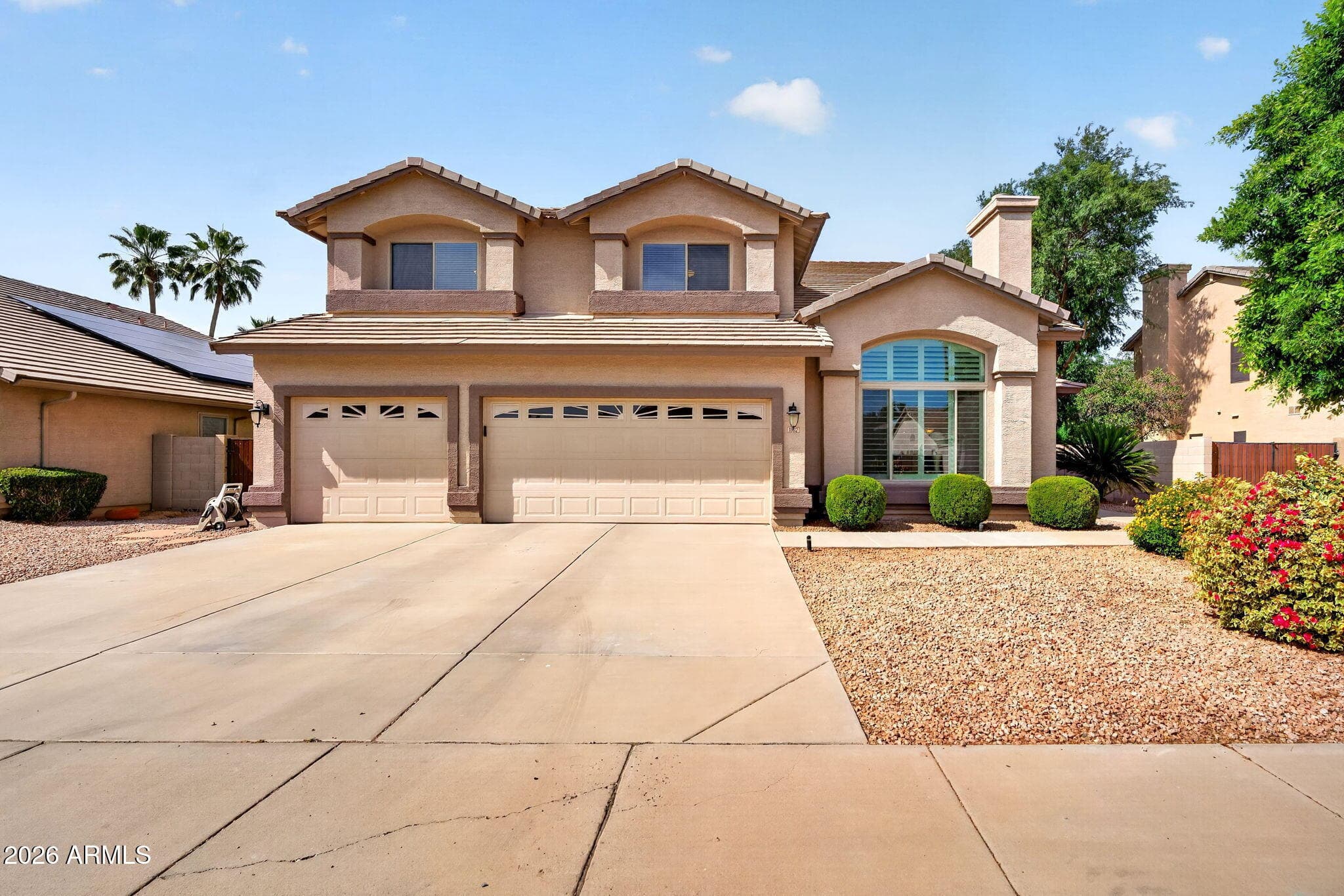 1002 E Betsy Ln — photo 1