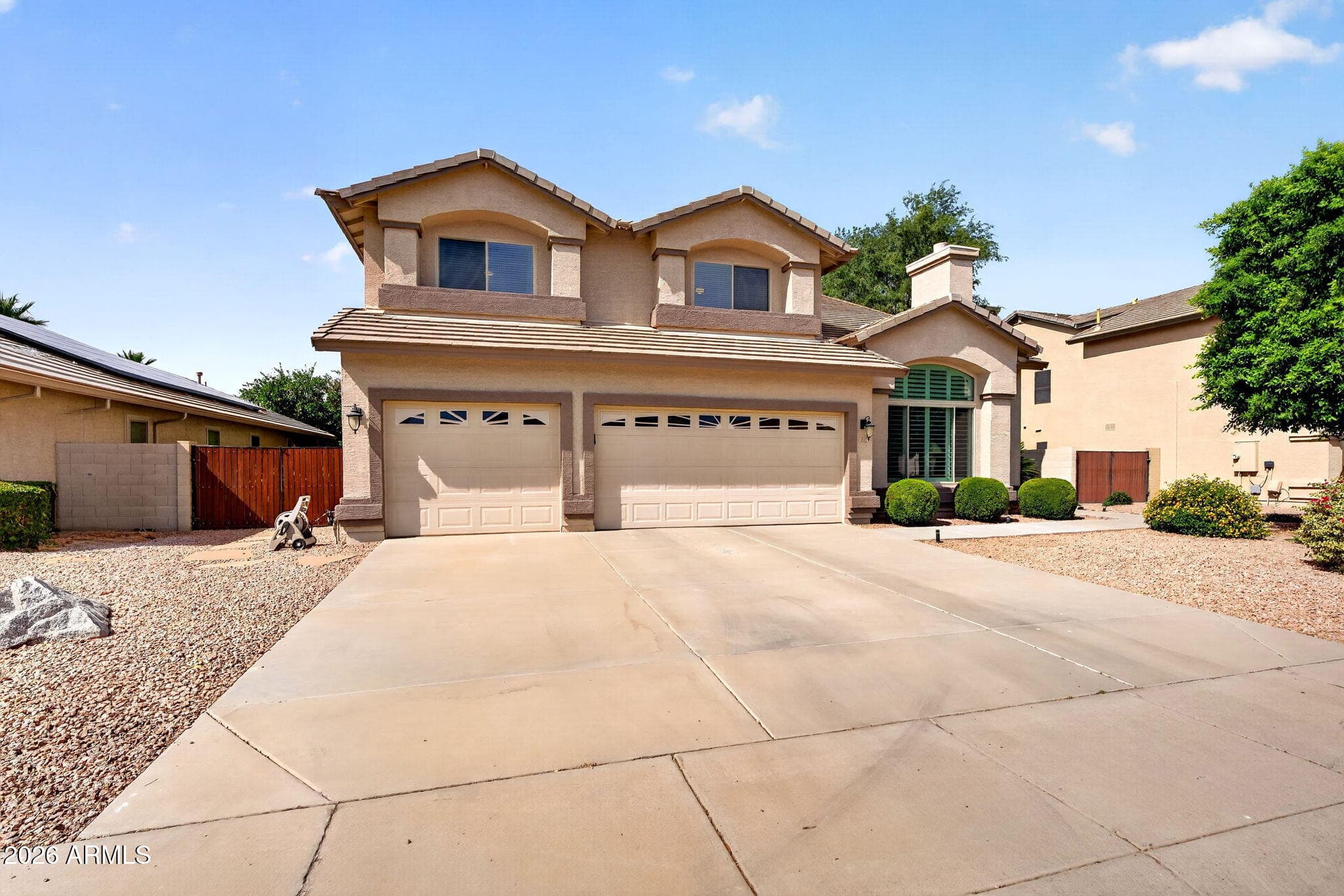 1002 E Betsy Ln — photo 2