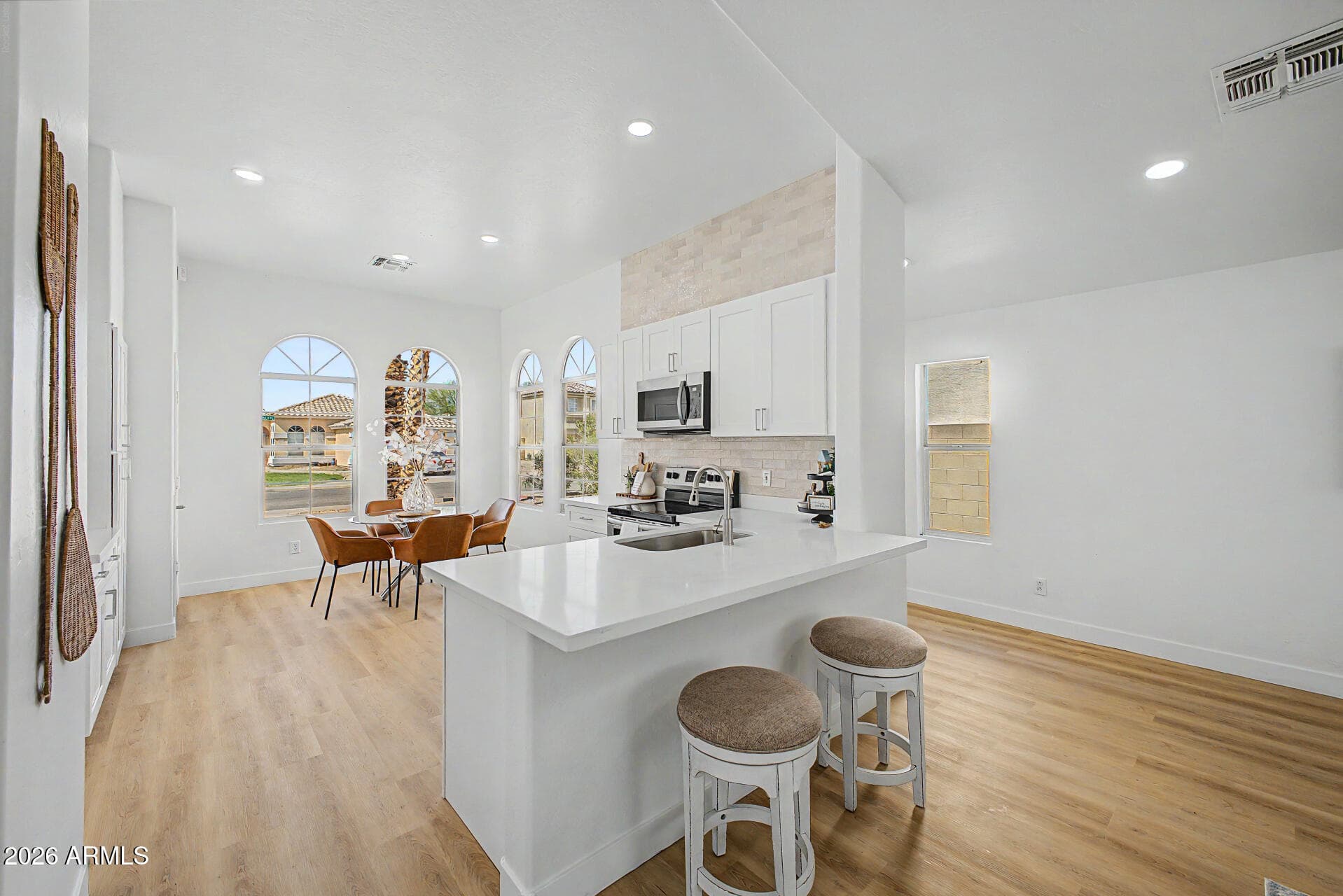 11021 W Hayward Ave <WOW> — photo 1