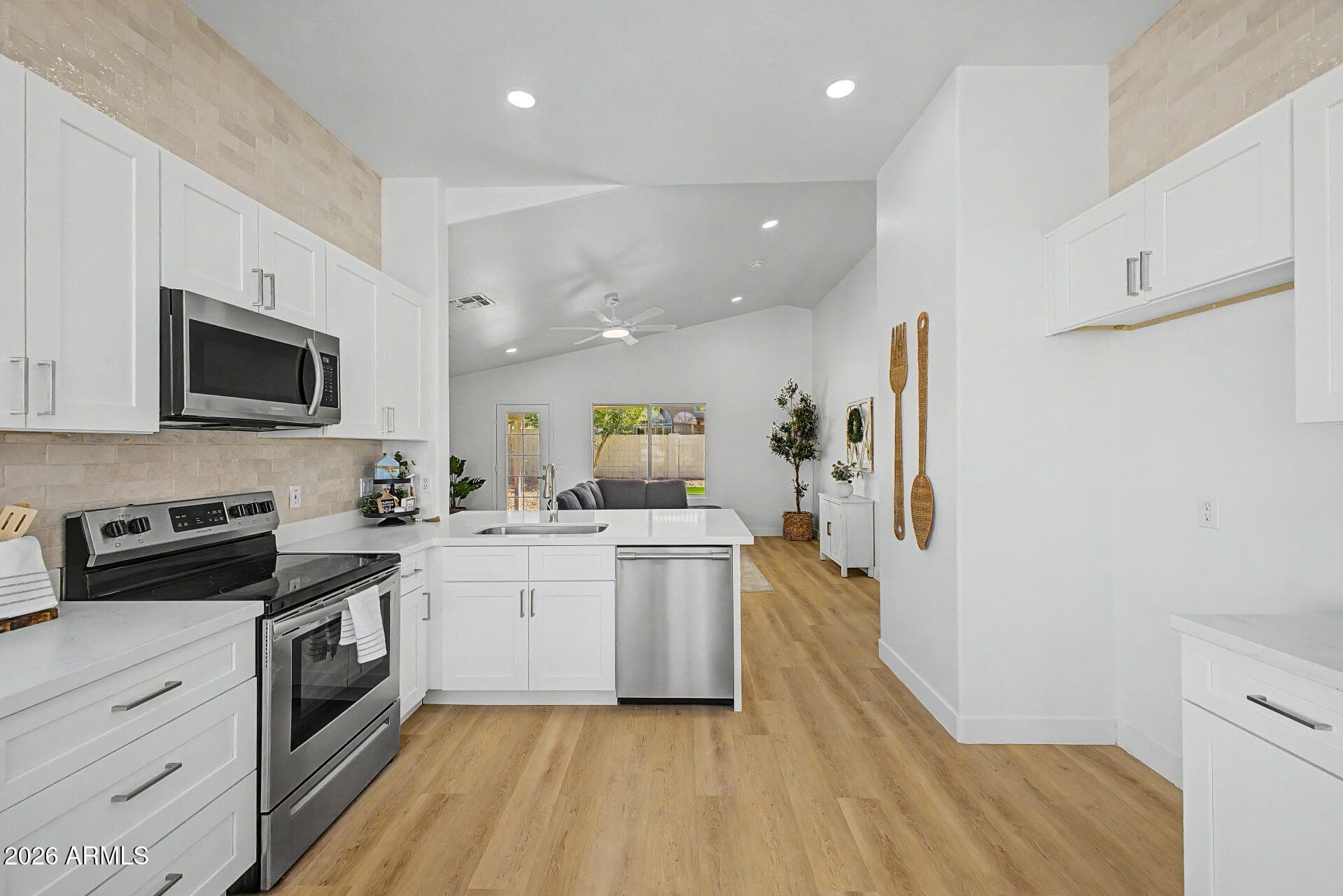11021 W Hayward Ave <WOW> — photo 2