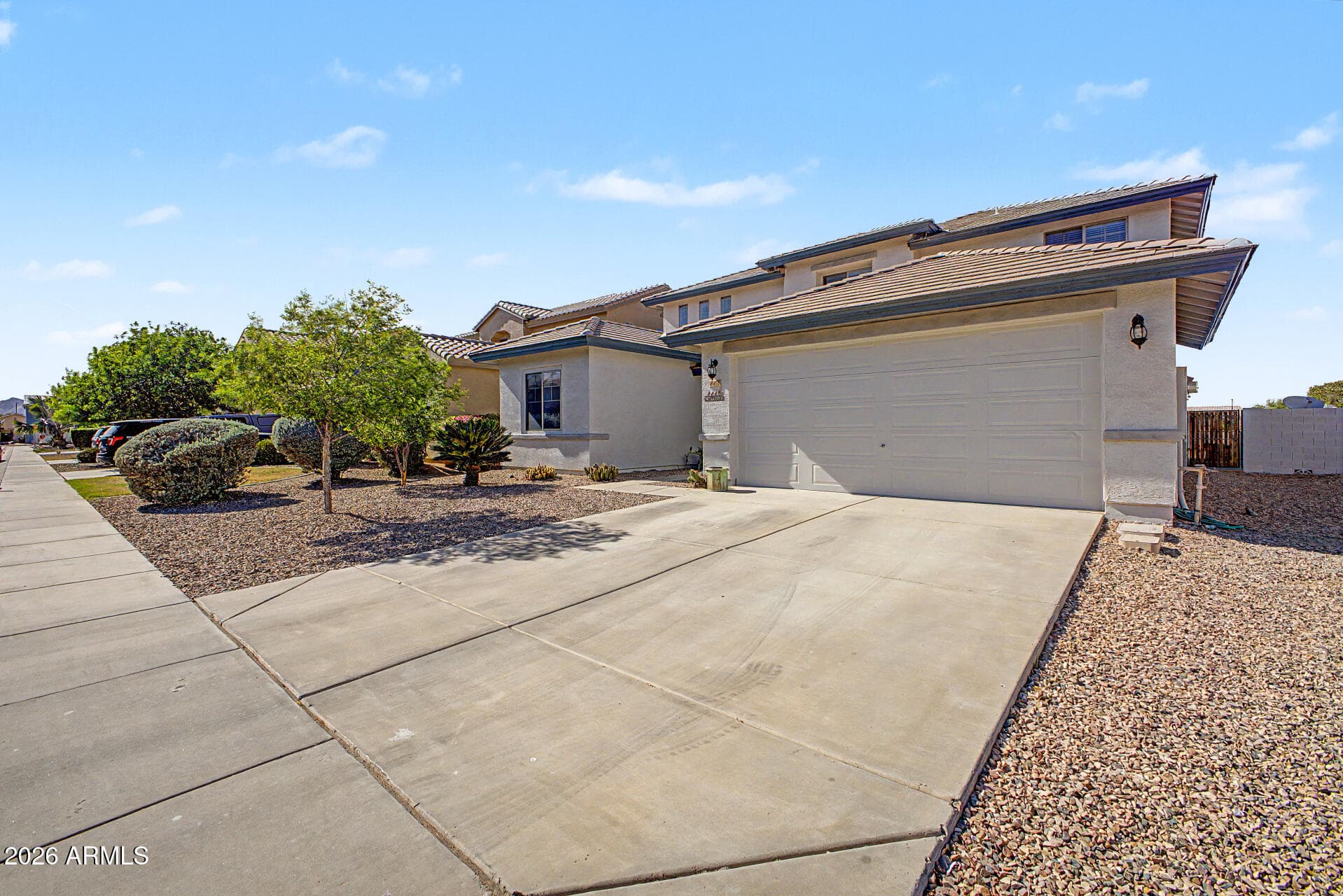 662 W Desert Canyon Dr — photo 2