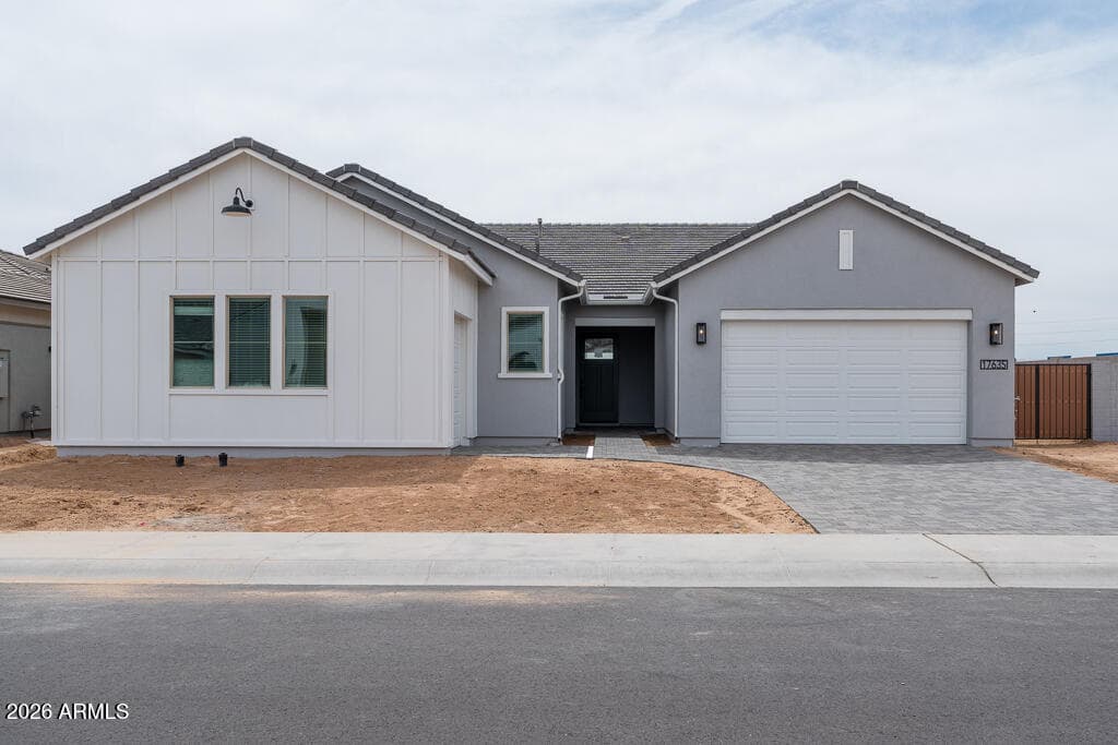 17635 W TURNEY AVE - Photo 1