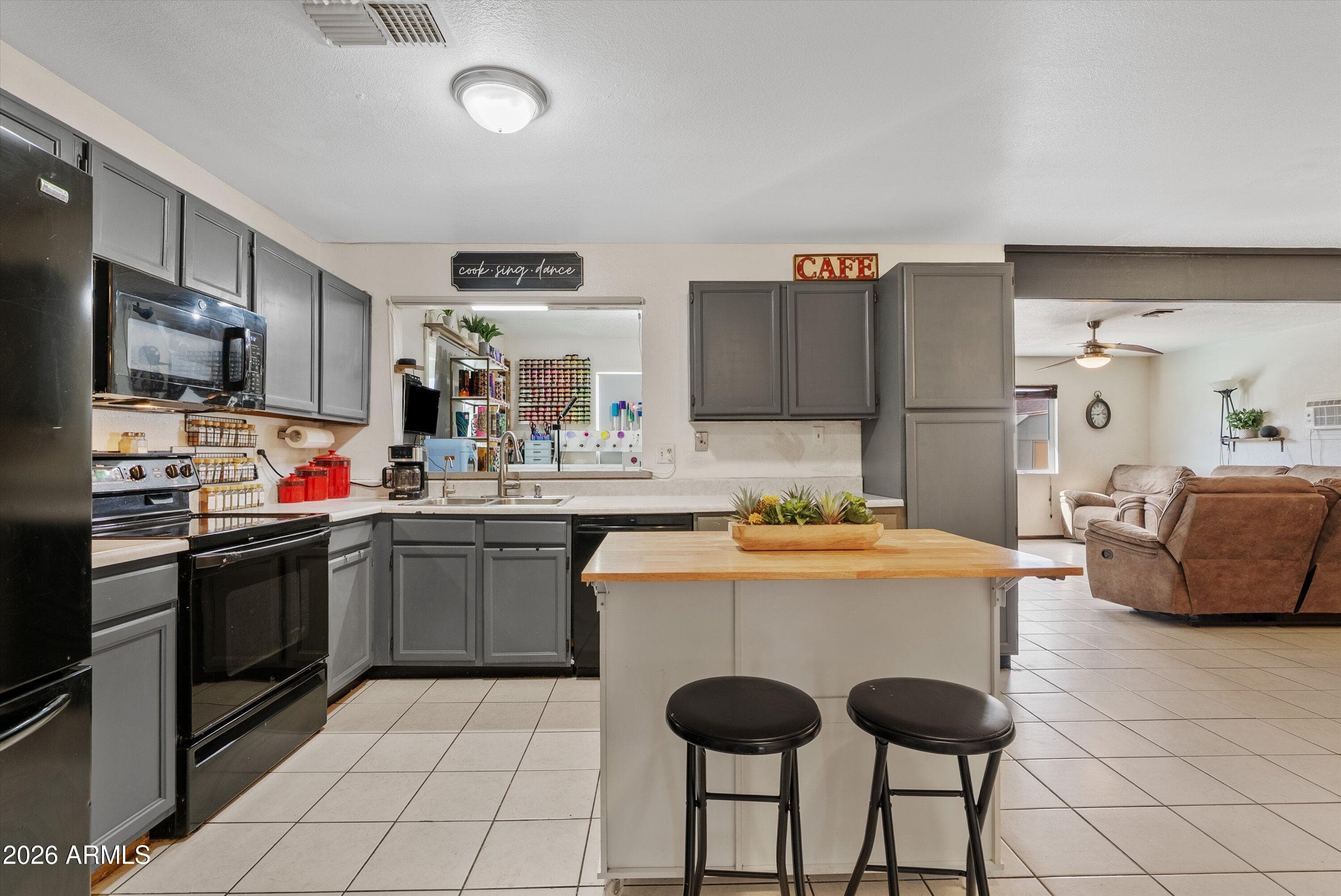 729 E Huber St — photo 2