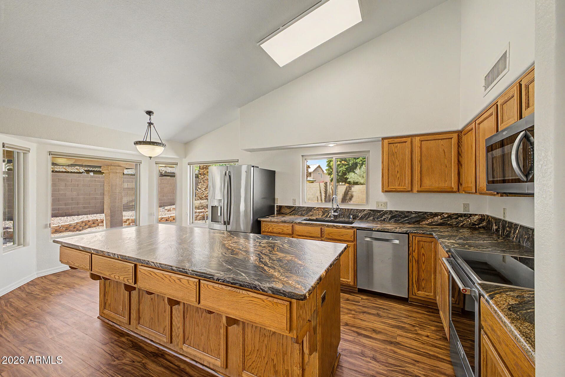 9158 W Evans Dr — photo 2