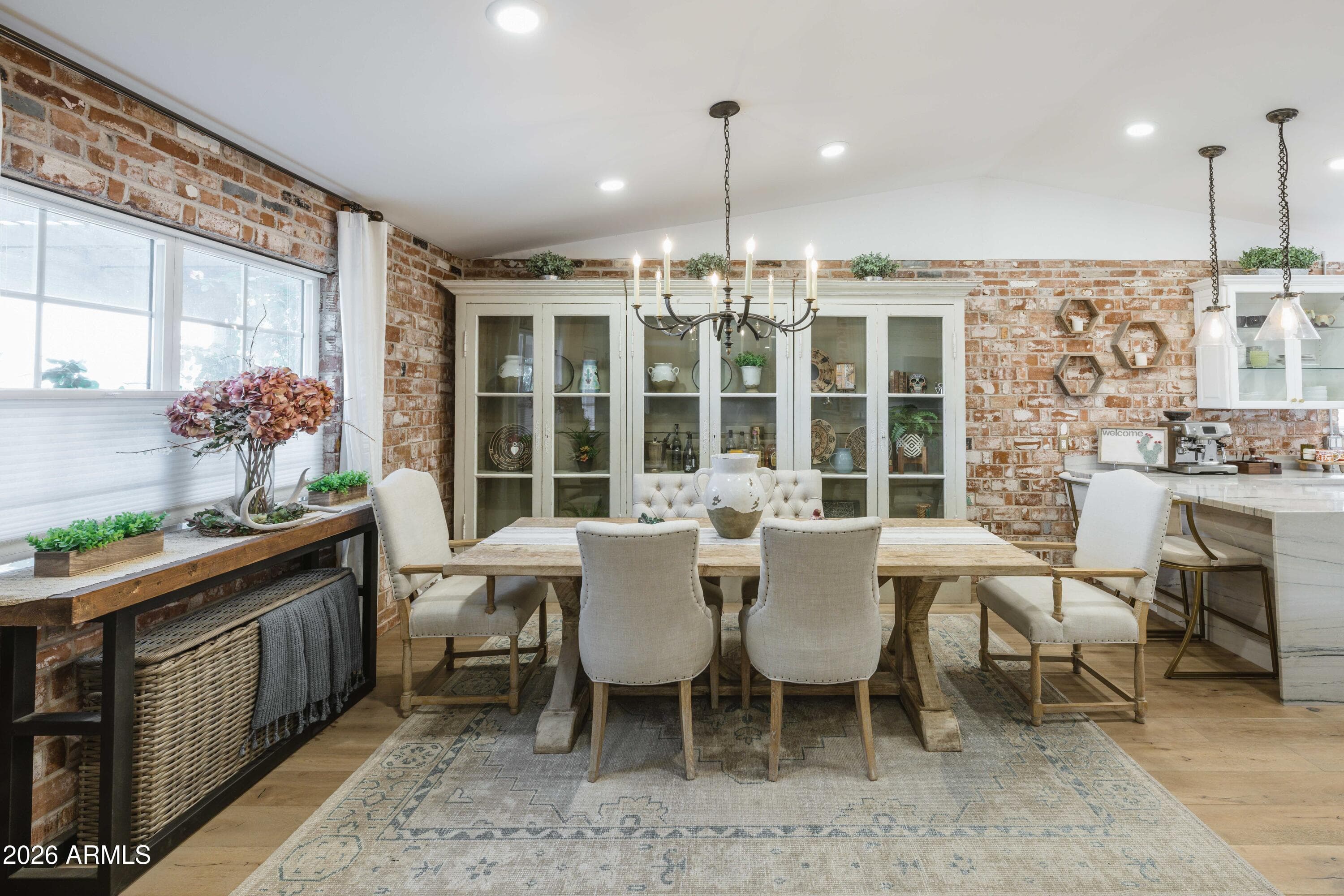 2111 W Mulberry Dr — photo 2