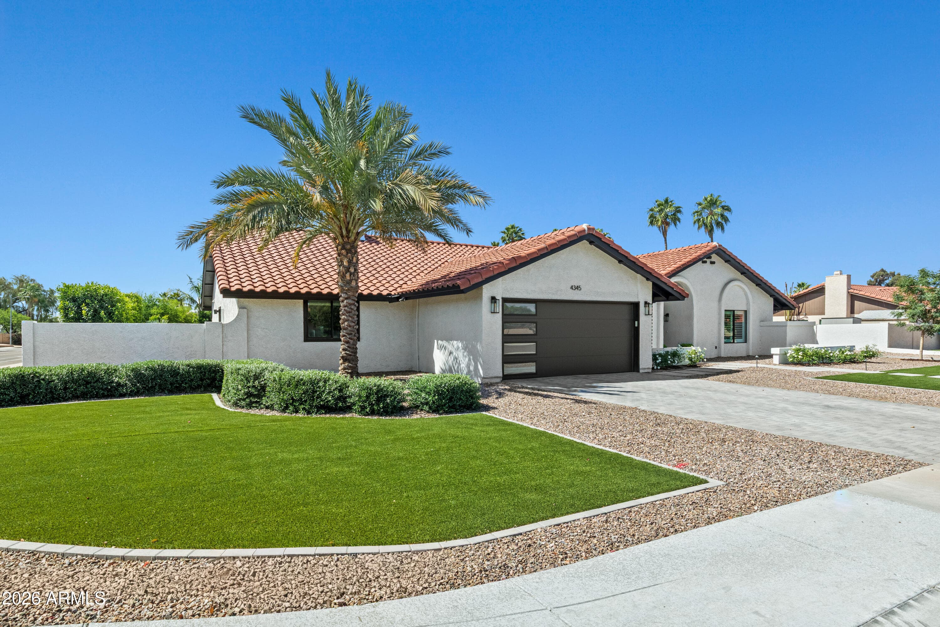 4345 E Carol Ann Ln — photo 2