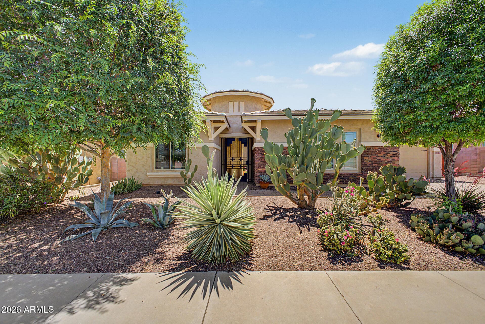 18471 W PARADISE LN - Photo 1