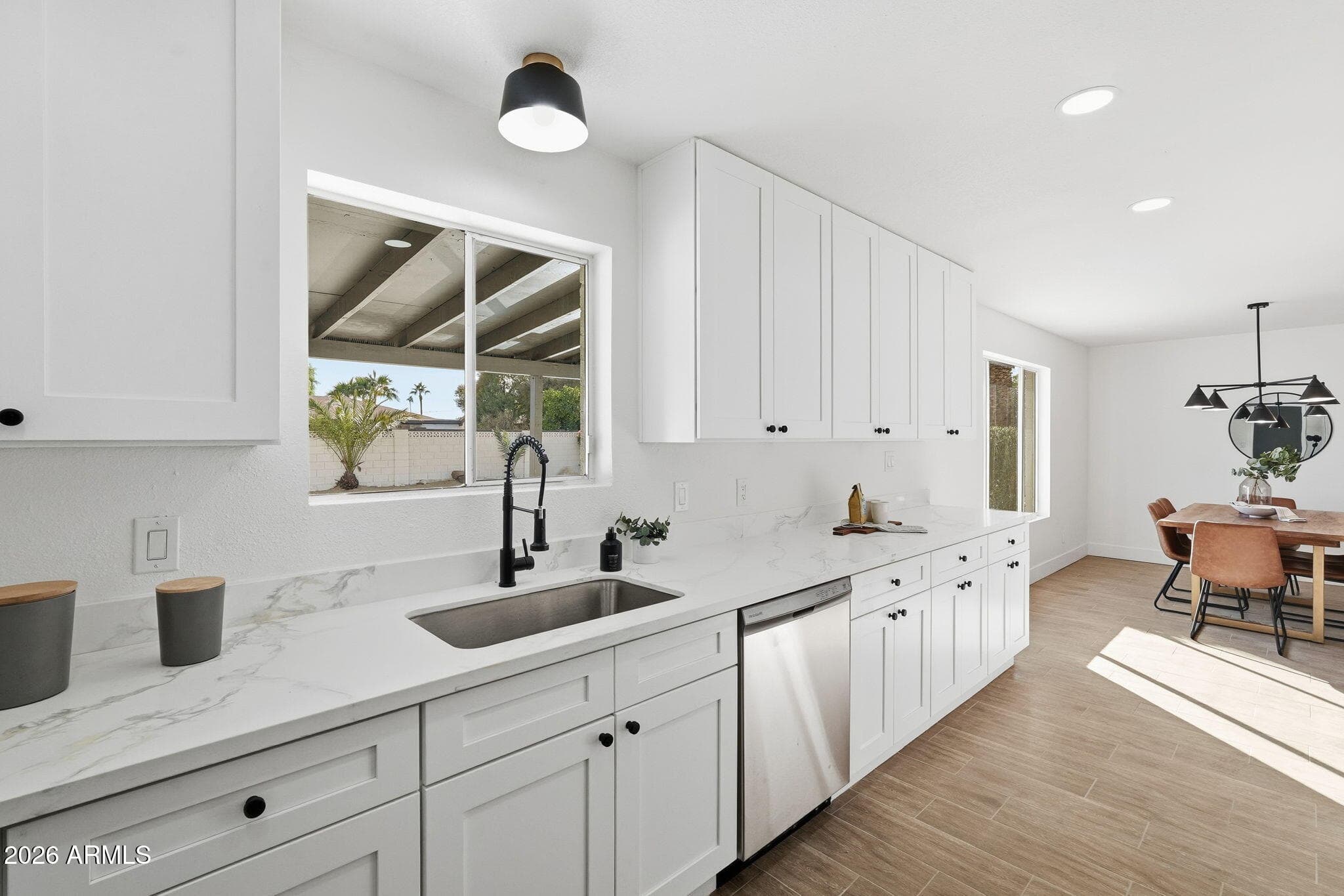 403 W Gail Dr — photo 1