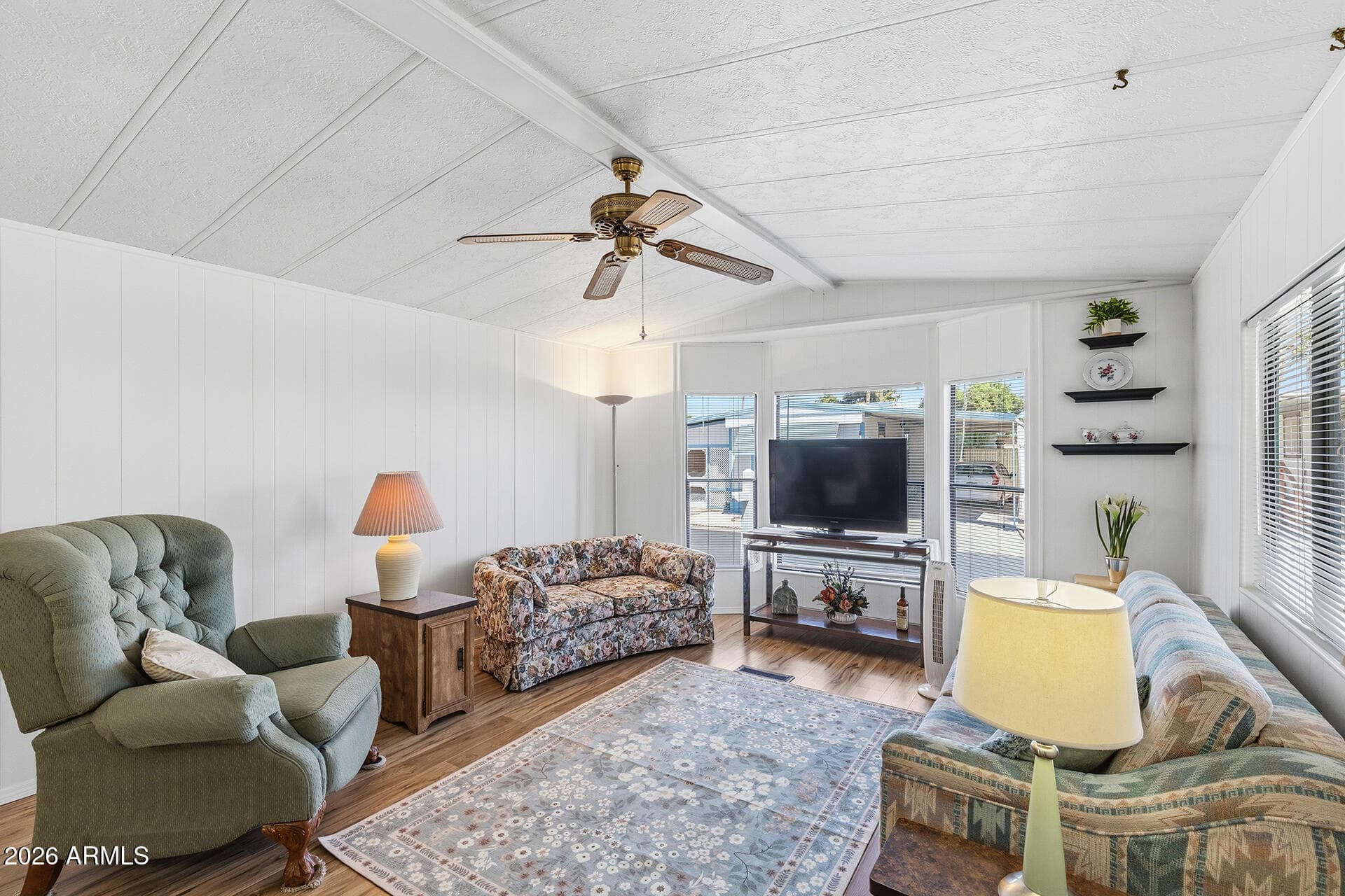 9427 E UNIVERSITY DR - Photo 1