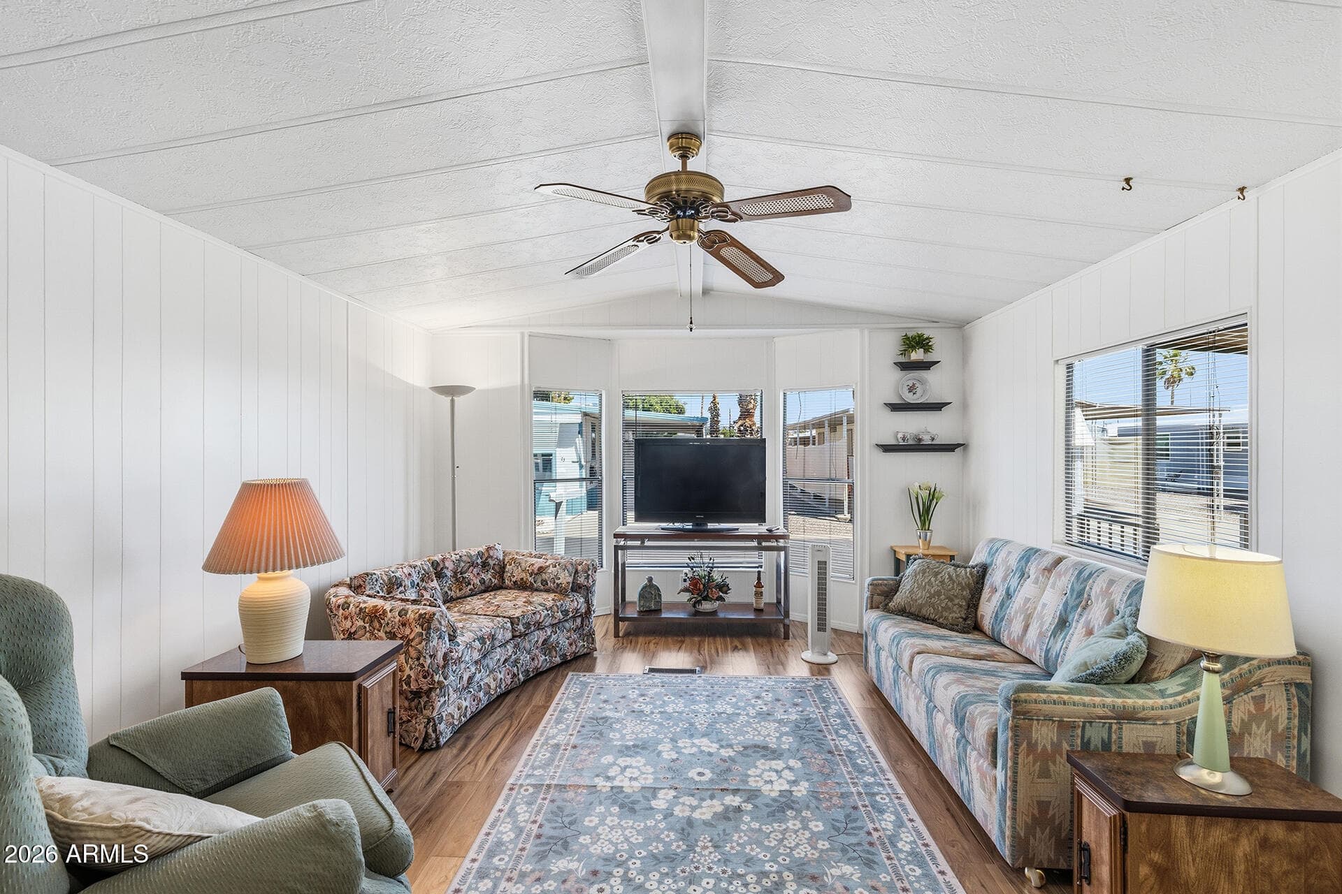 9427 E UNIVERSITY DR - Photo 2