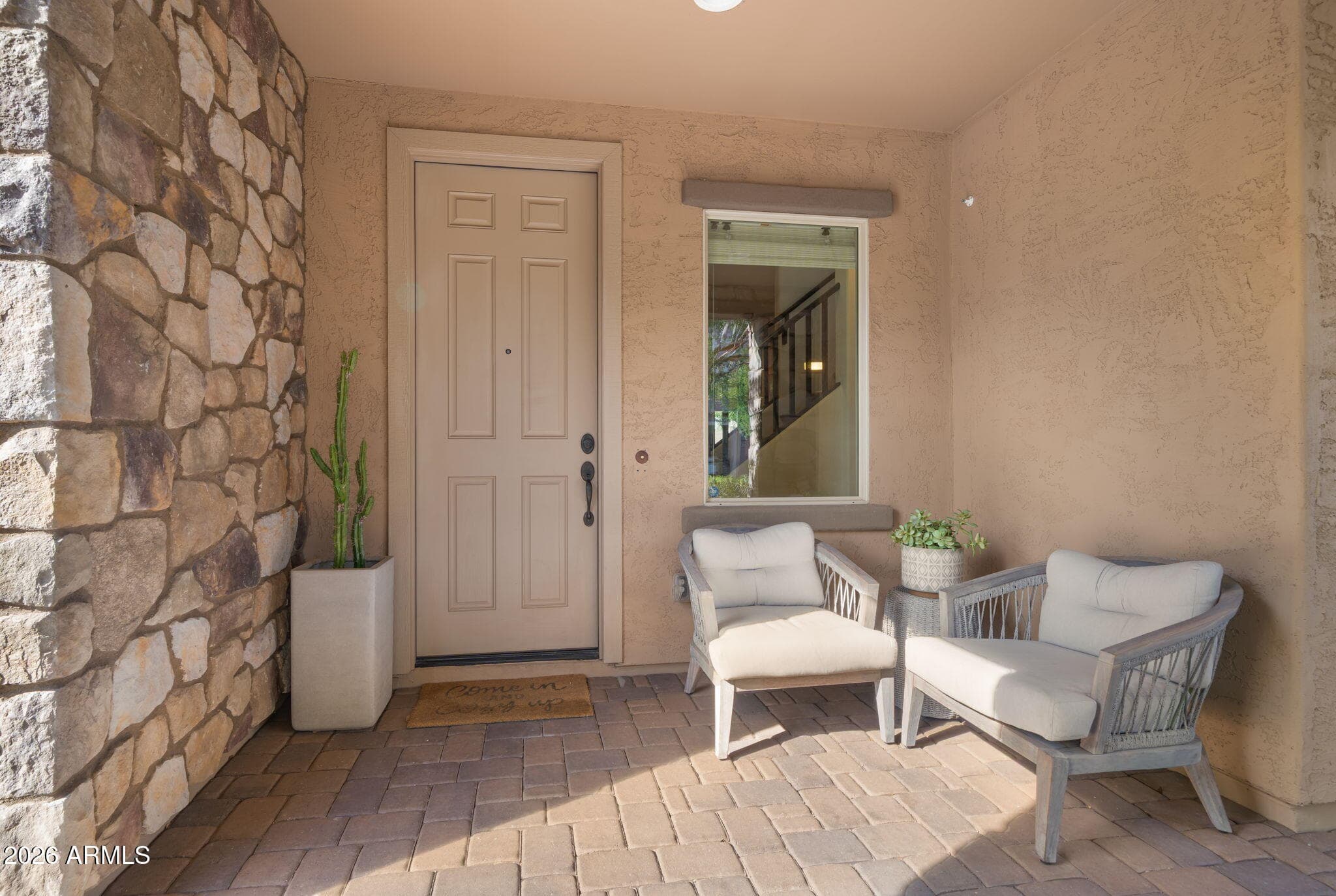 4724 E Parkside Ln — photo 2