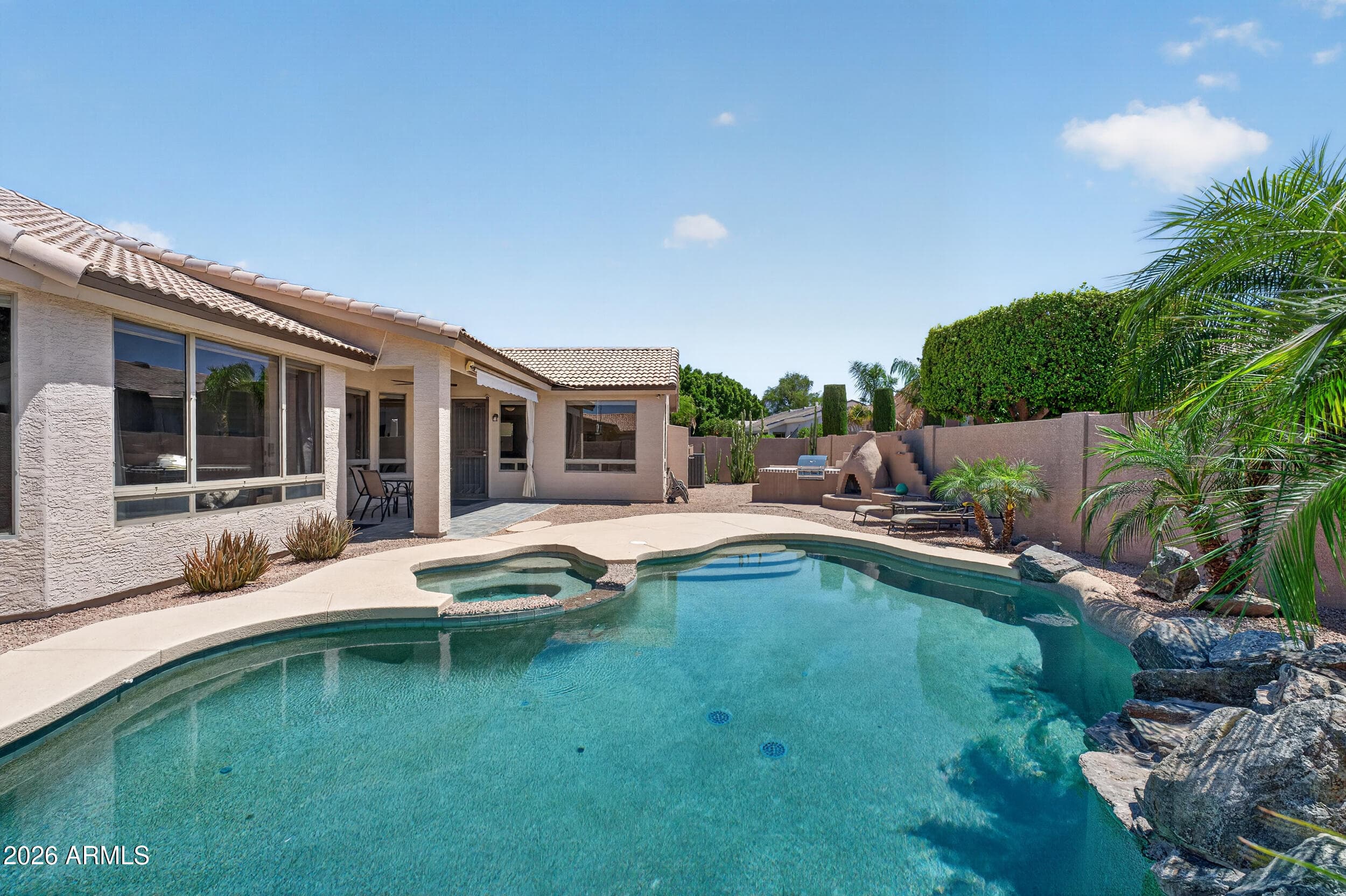 625 W Merrill Ave — photo 1