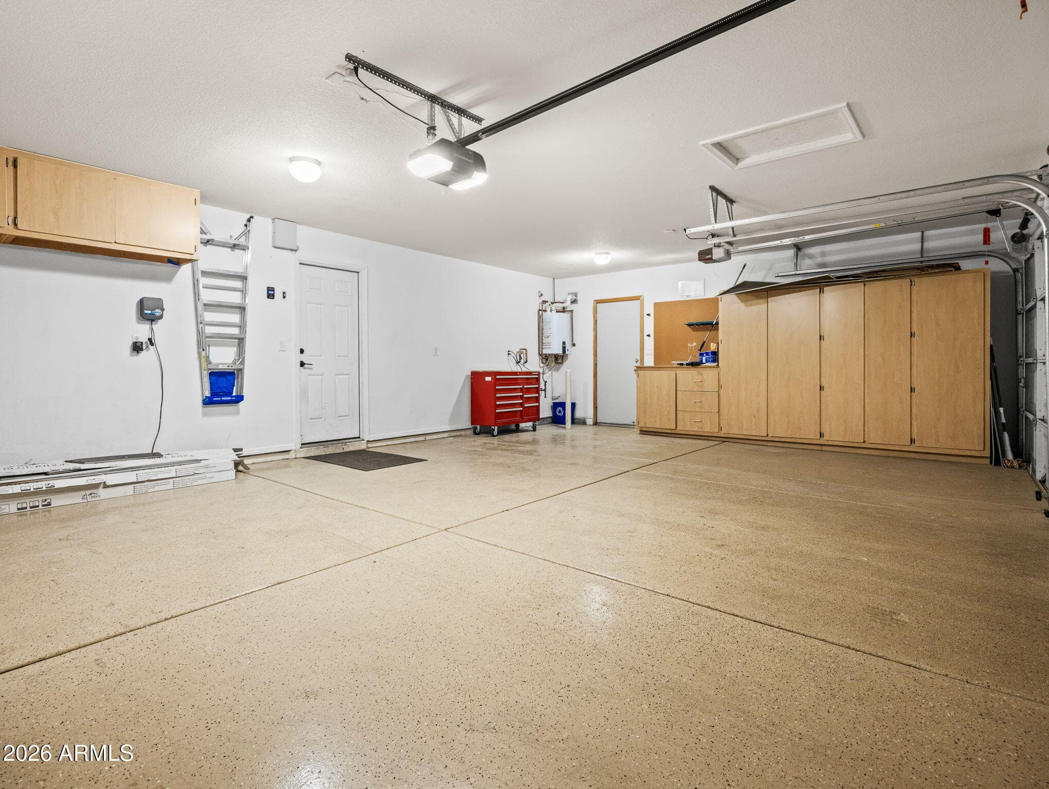 7821 W Robin Ln — photo 37